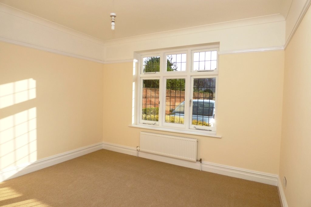 2 bed flat to rent in The Gables, 125 Hadleigh Road  - Property Image 6
