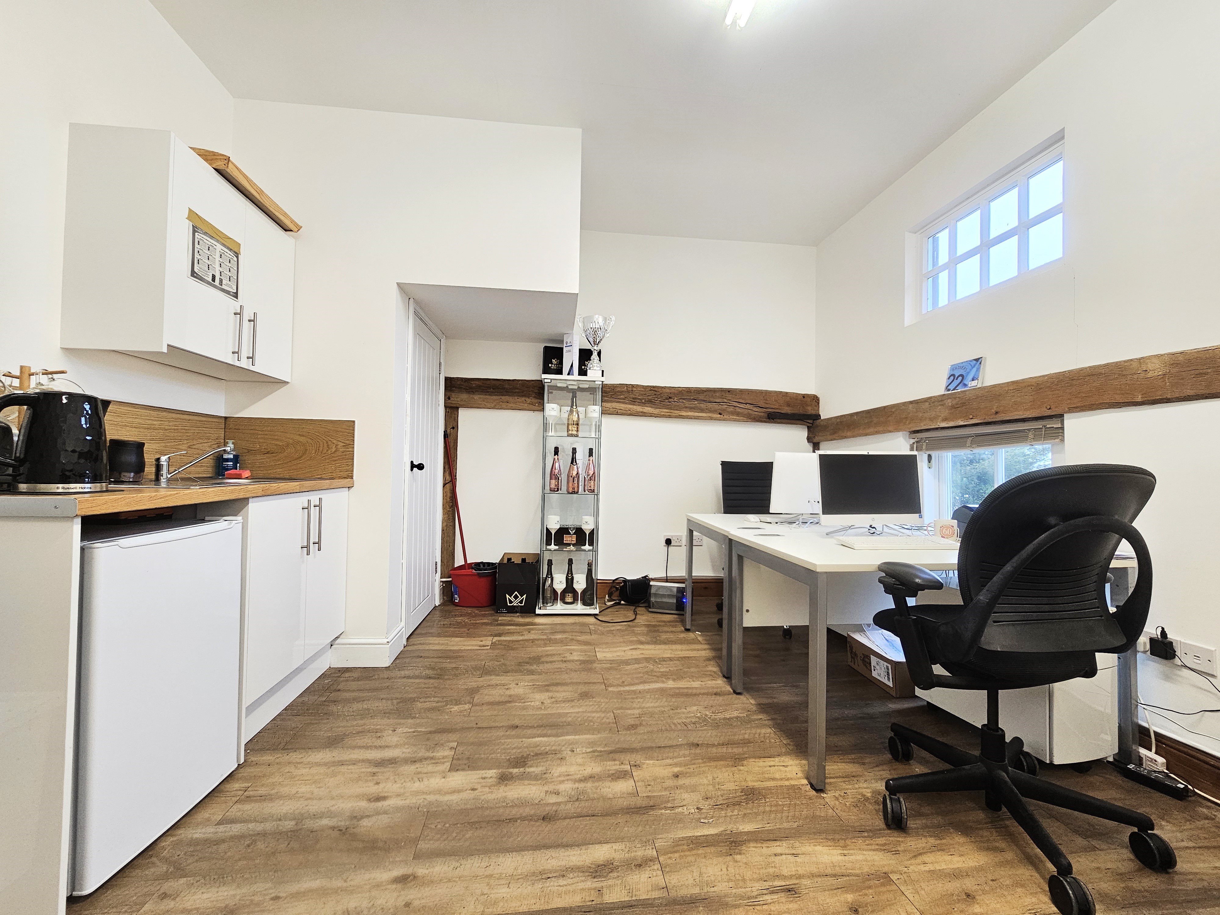 Commercial property to rent in t Floor Barn Offices, Main Road  - Property Image 3