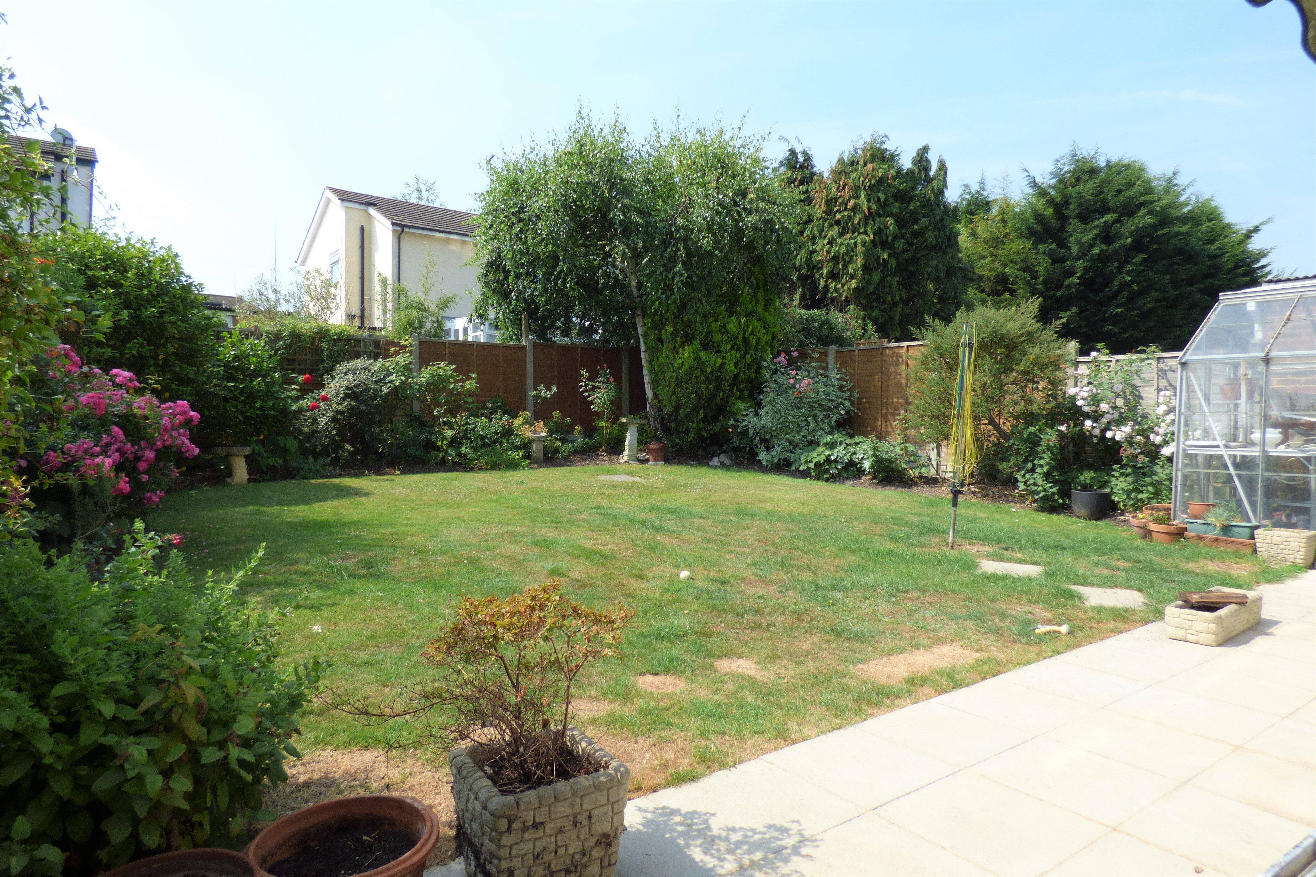 3 bed semi-detached house to rent in Colworth Close, Hadleigh  - Property Image 9