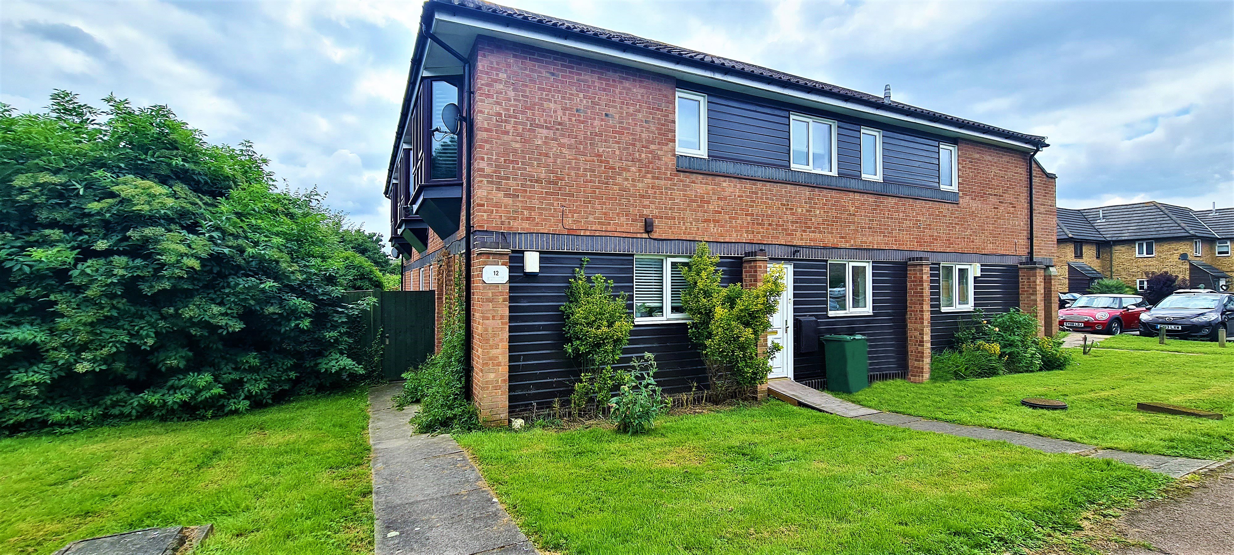 1 bed for sale in Orlando Drive, Basildon - Property Image 1