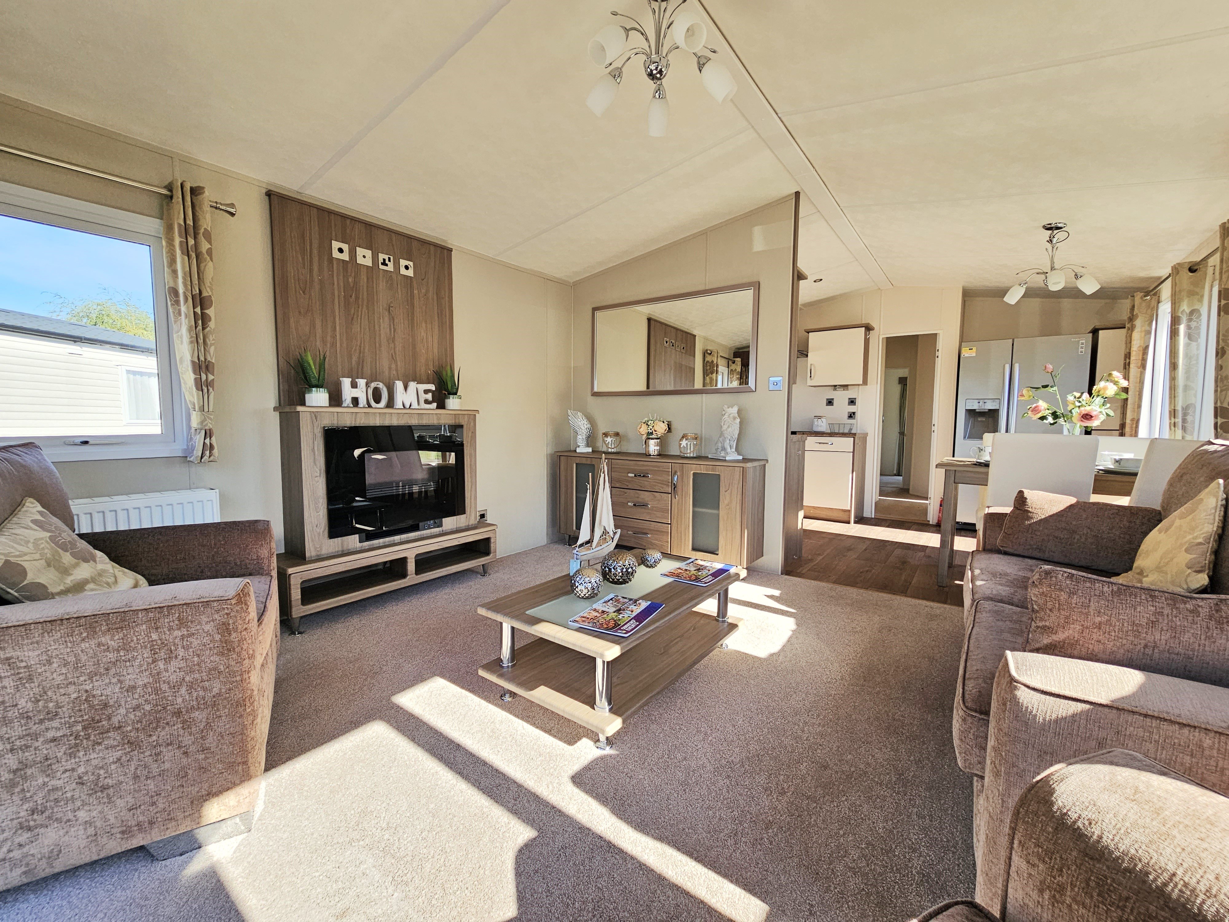 2 bed bungalow for sale in Steeple Bay Holiday Park, Steeple  - Property Image 4