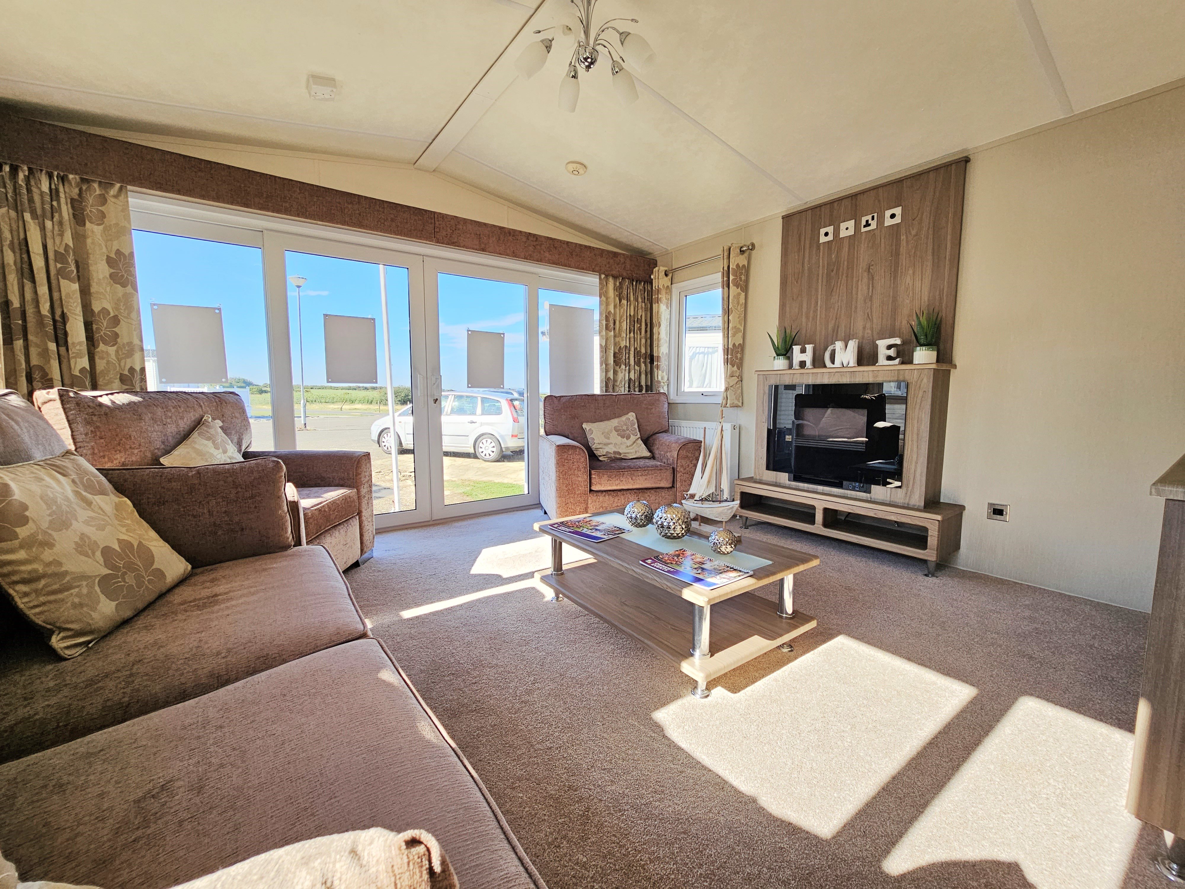 2 bed bungalow for sale in Steeple Bay Holiday Park, Steeple  - Property Image 5