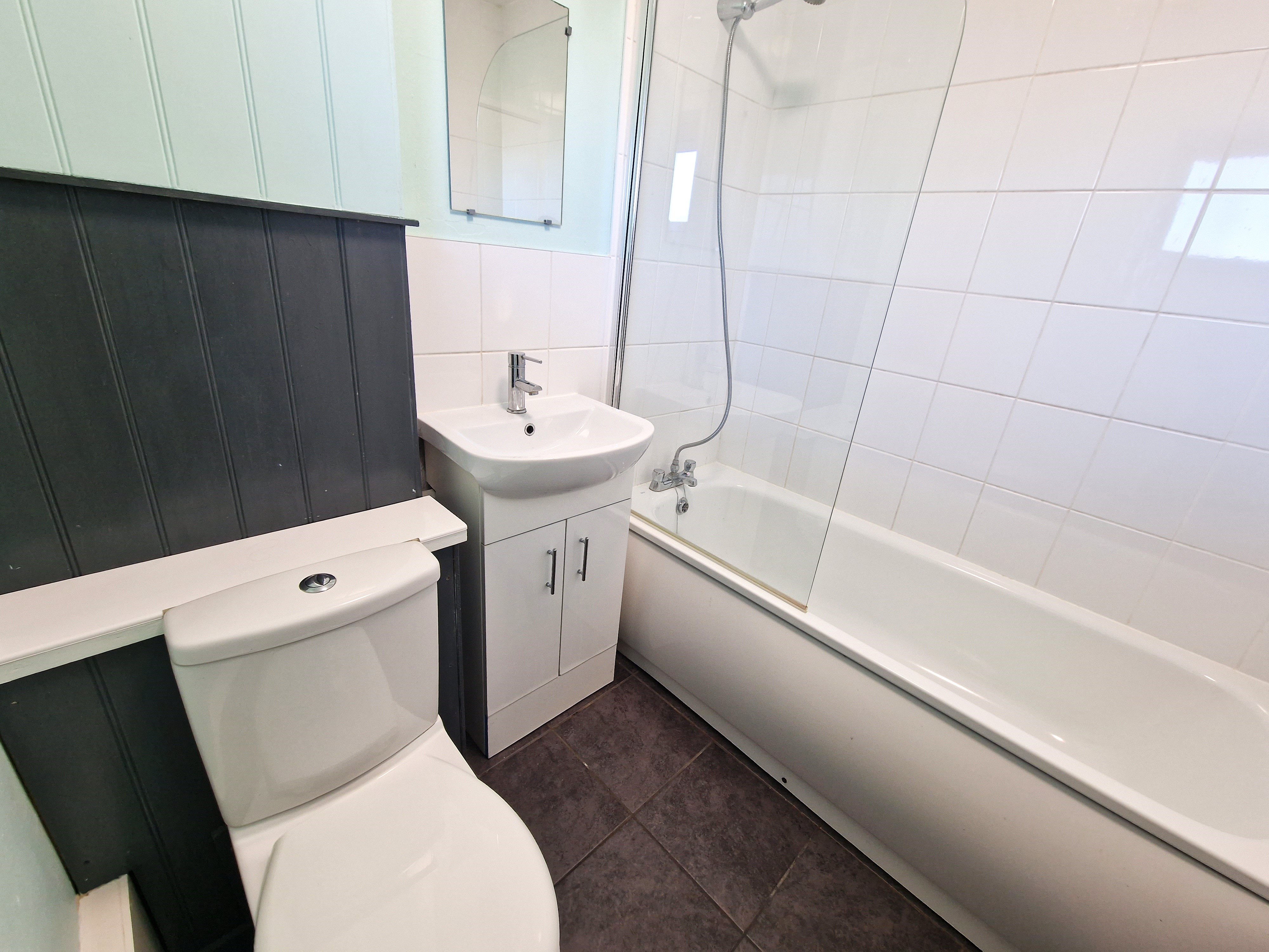 1 bed flat for sale in Thistledown, Basildon  - Property Image 2