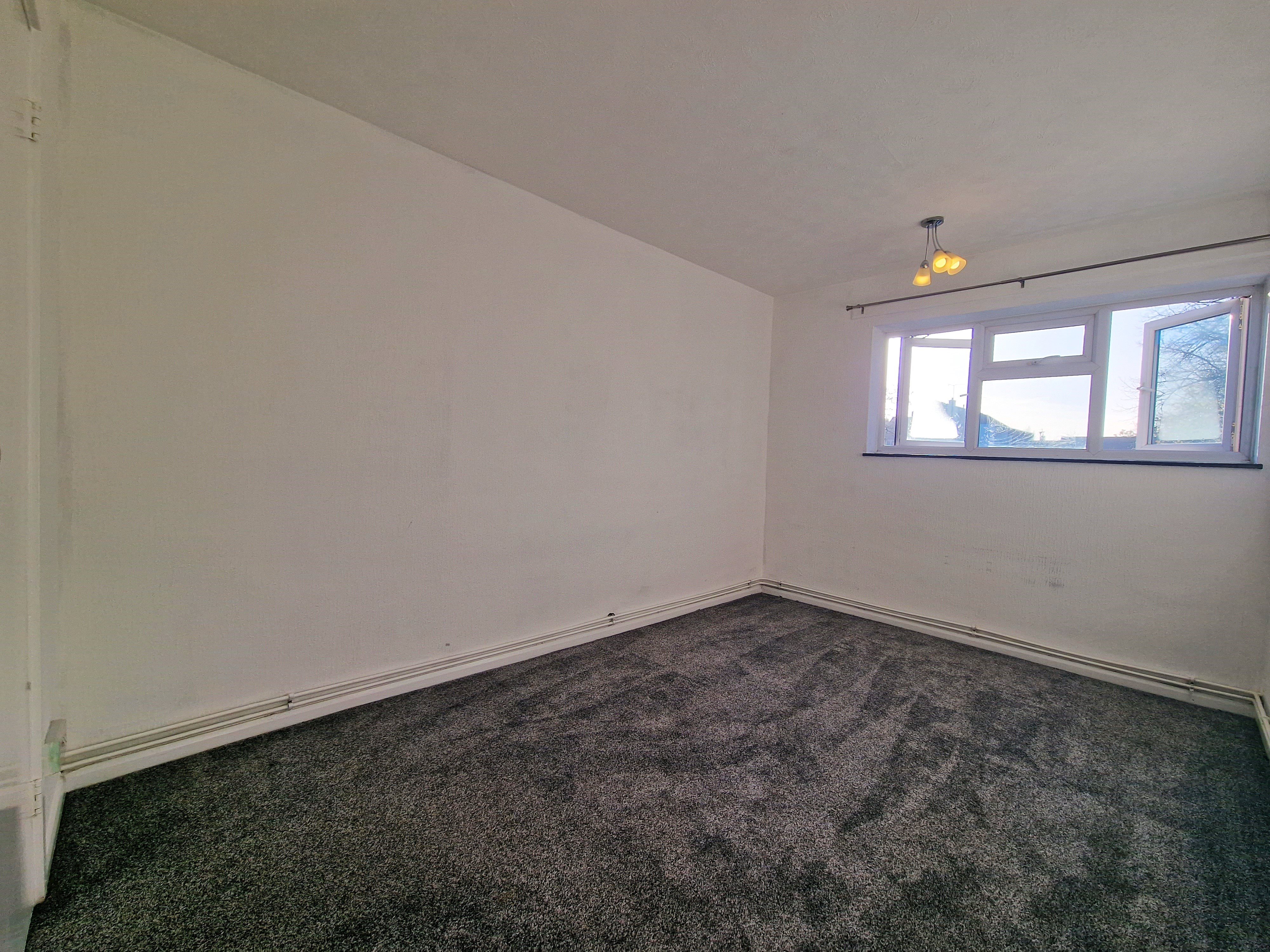 1 bed flat for sale in Thistledown, Basildon  - Property Image 5