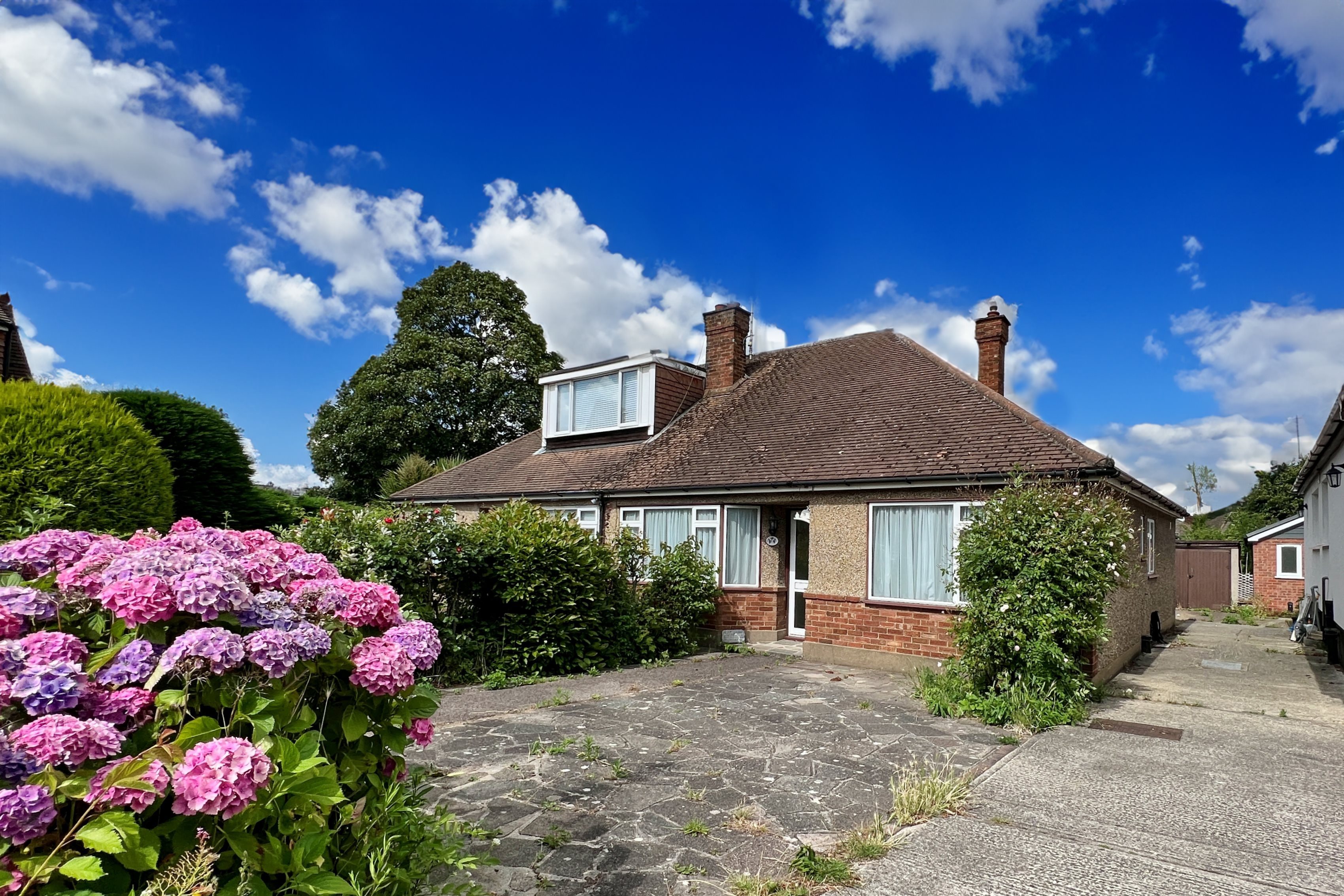 2 bed semi-detached bungalow for sale in Picton Gardens, Rayleigh  - Property Image 1