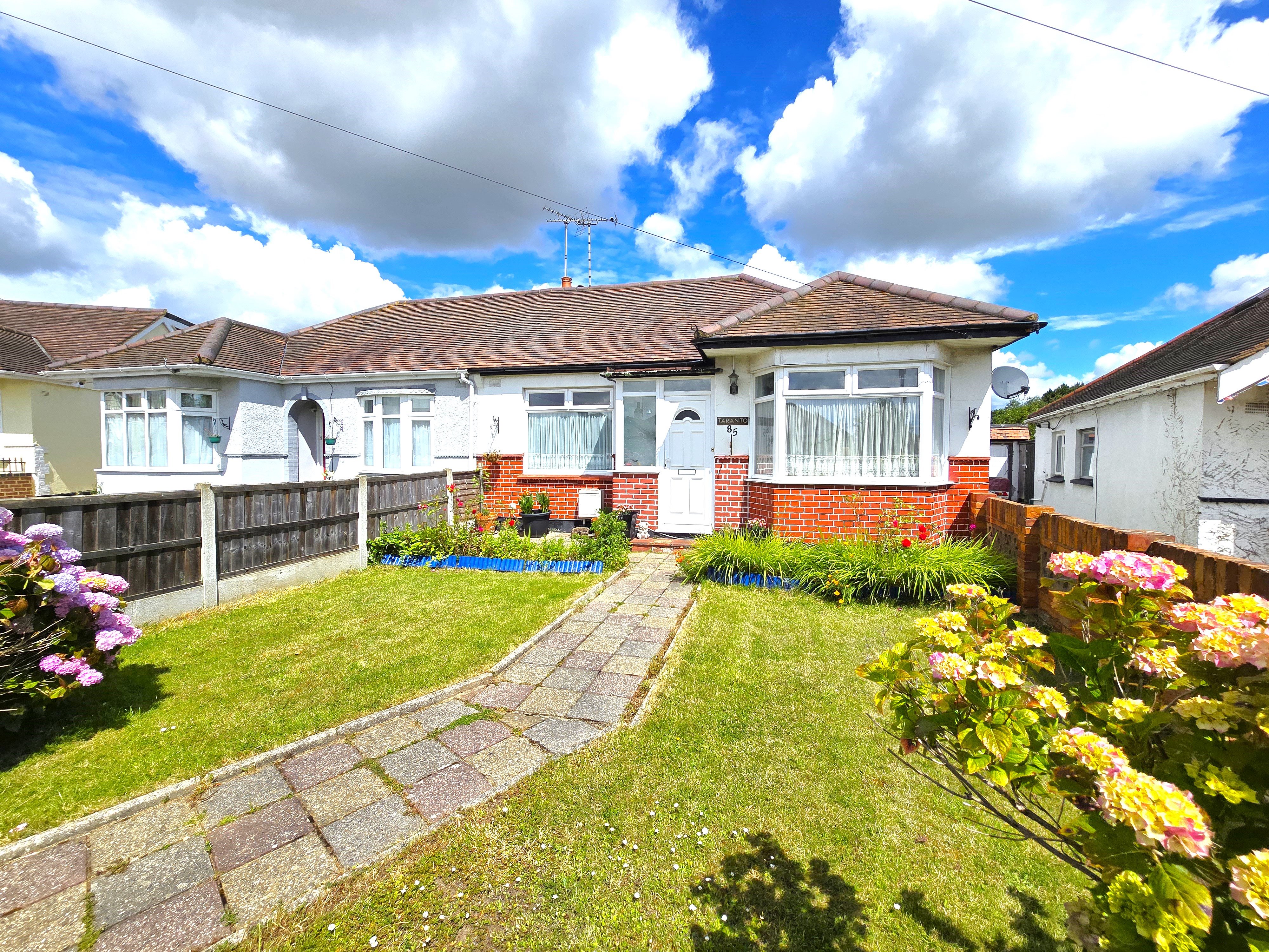 2 bed semi-detached bungalow for sale in Thornford Gardens, Southend on Sea  - Property Image 1