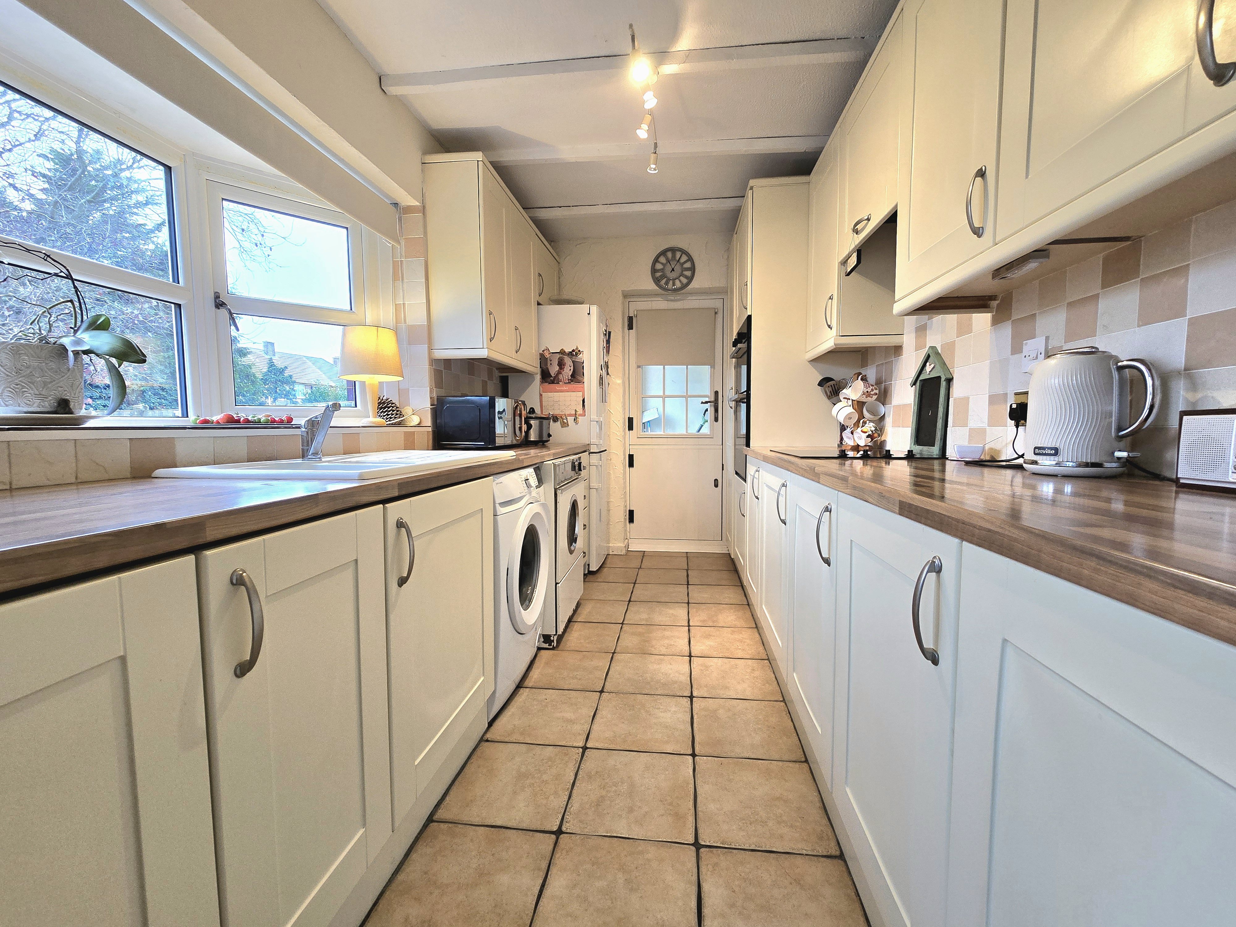 3 bed detached house for sale in Denham Road, Canvey Island  - Property Image 4