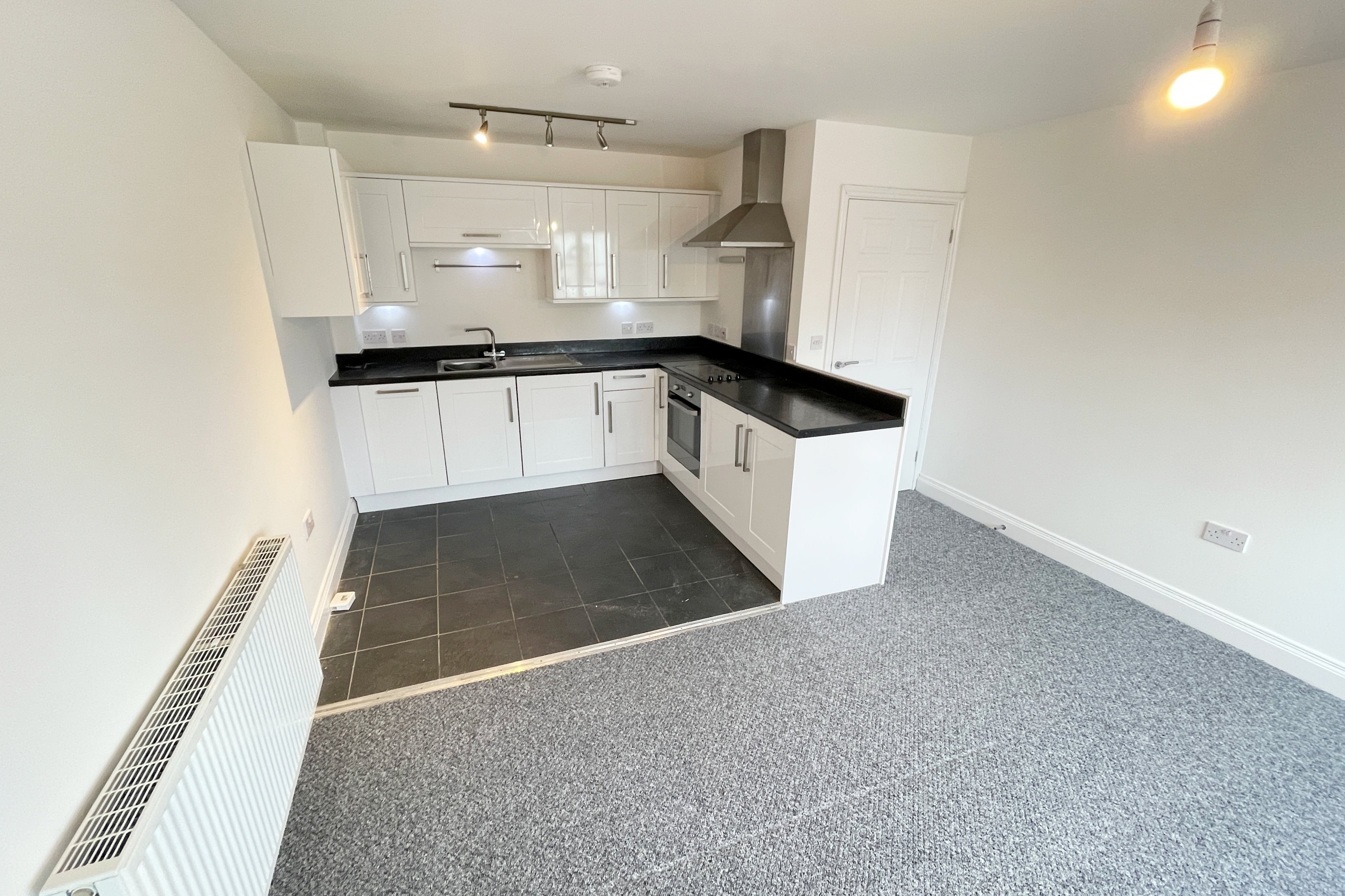 1 bed flat for sale in Phoenix Heights, Rayleigh  - Property Image 3