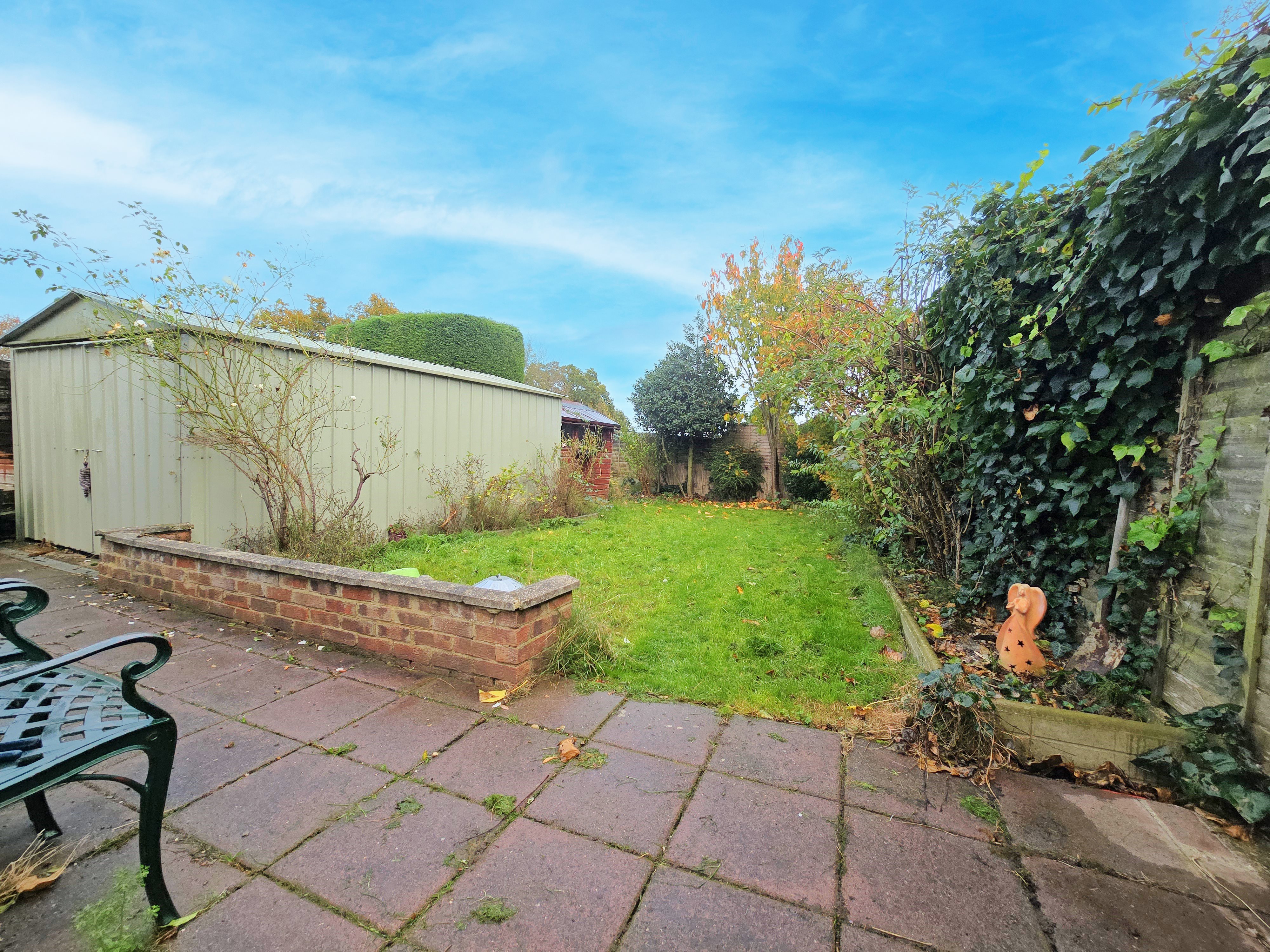 2 bed semi-detached bungalow for sale in Helena Road, Rayleigh  - Property Image 9