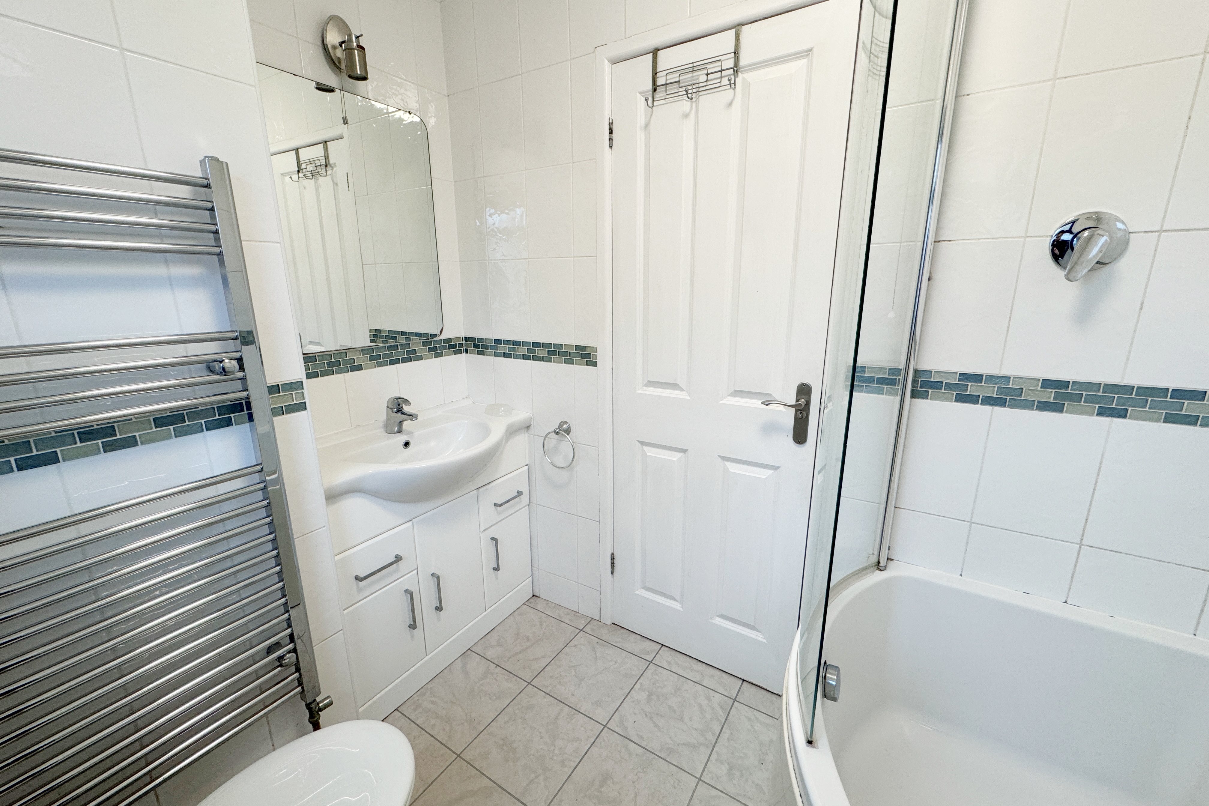 3 bed semi-detached house for sale in Chase End, Rayleigh  - Property Image 7