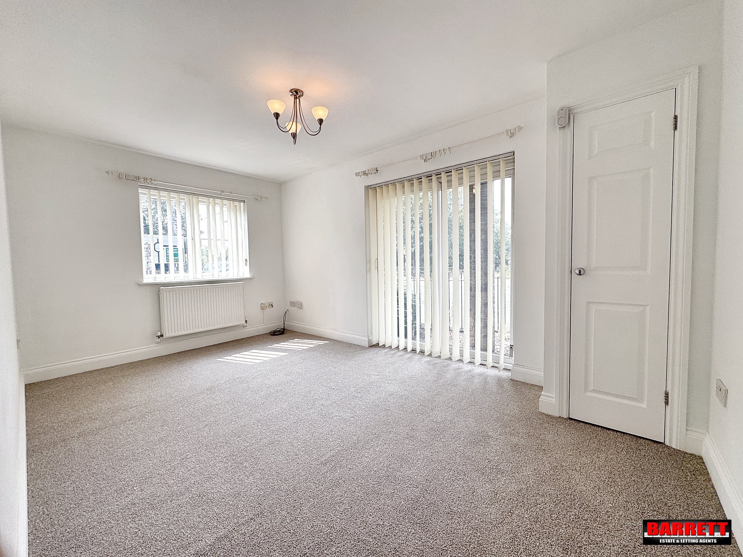 2 bed flat for sale in Brook Court, 121 High Road  - Property Image 3