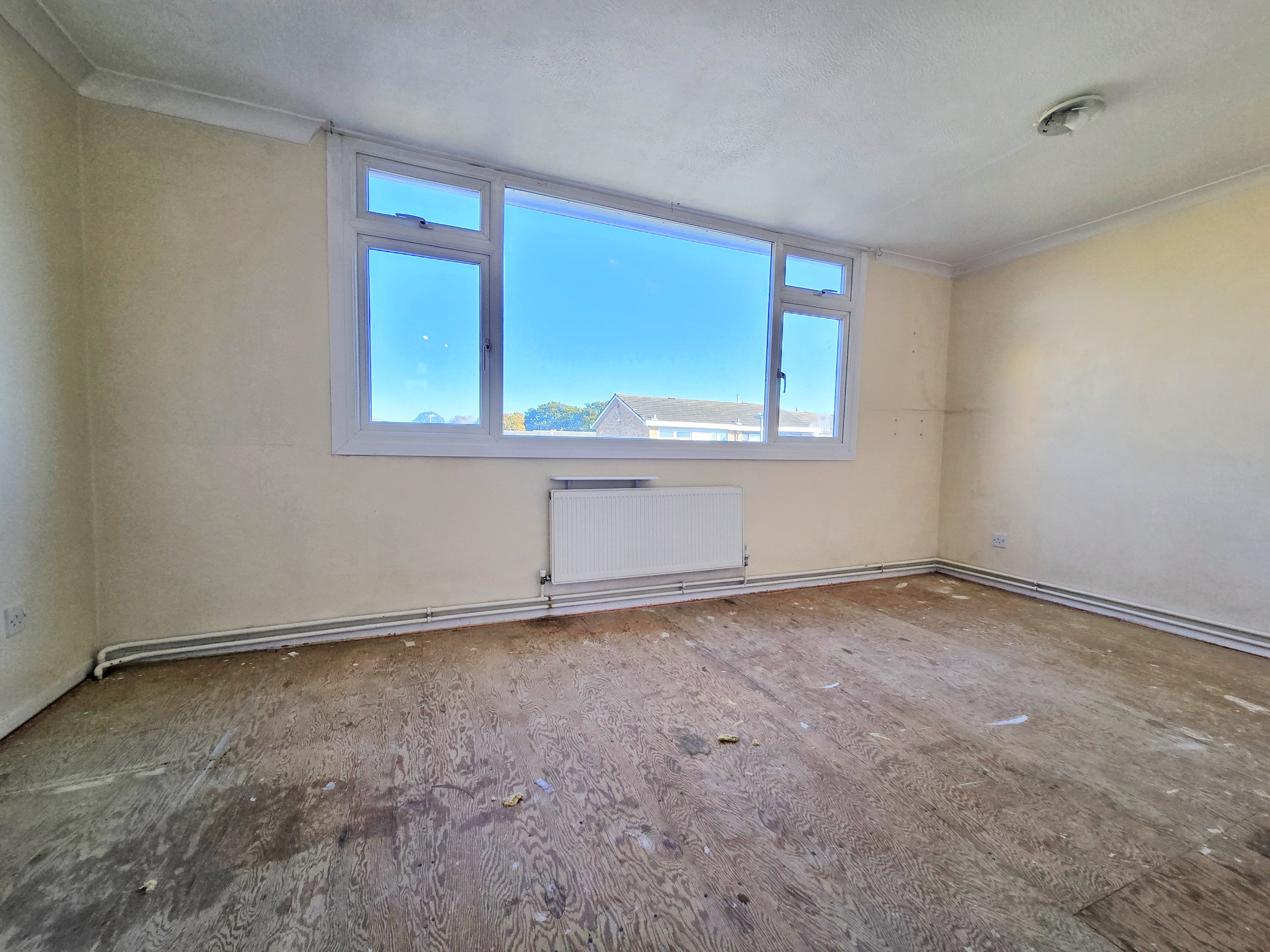 3 bed terraced house for sale in Cedar Avenue, Wickford  - Property Image 8