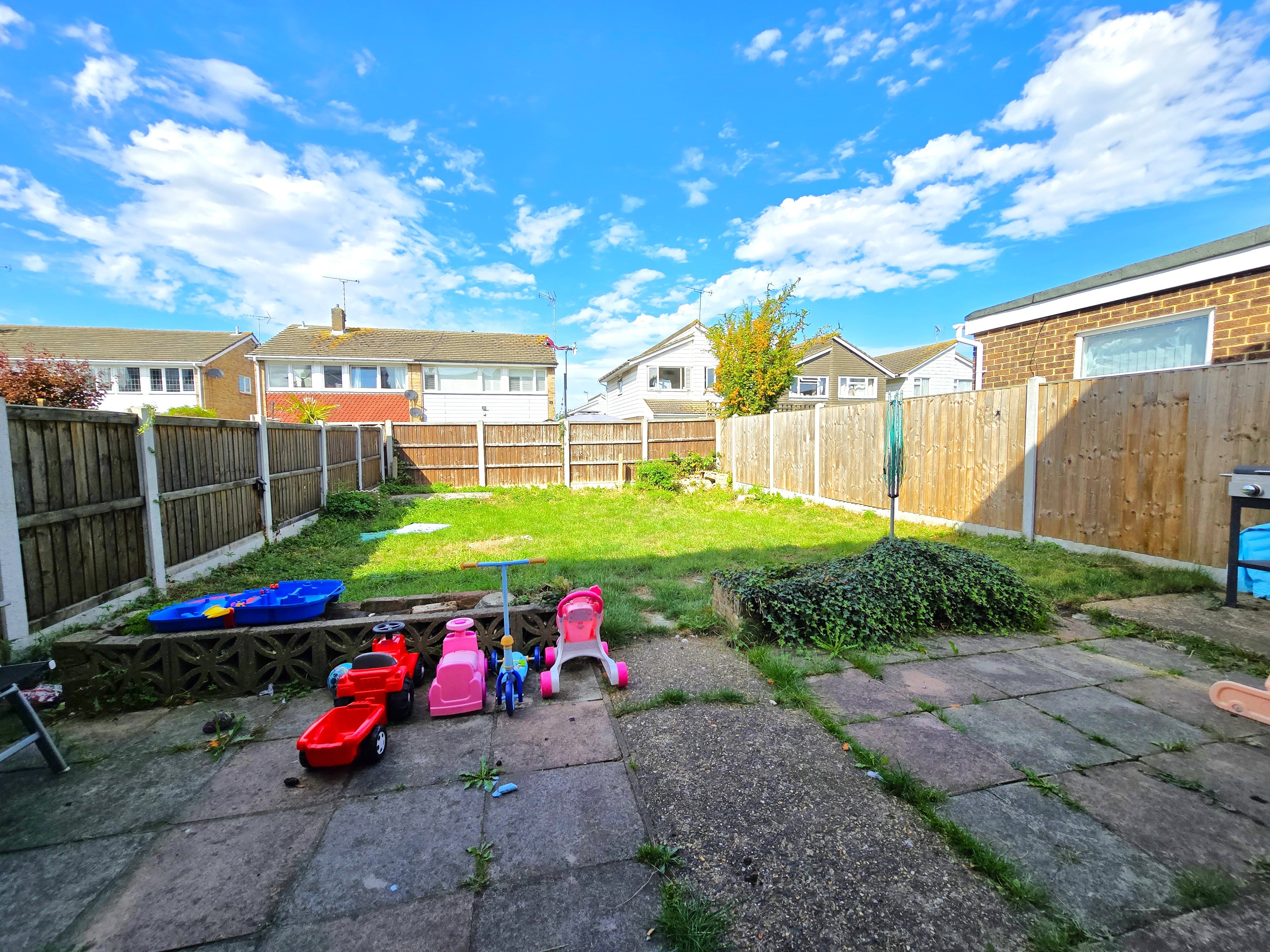 3 bed semi-detached house for sale in London Road, Benfleet  - Property Image 10