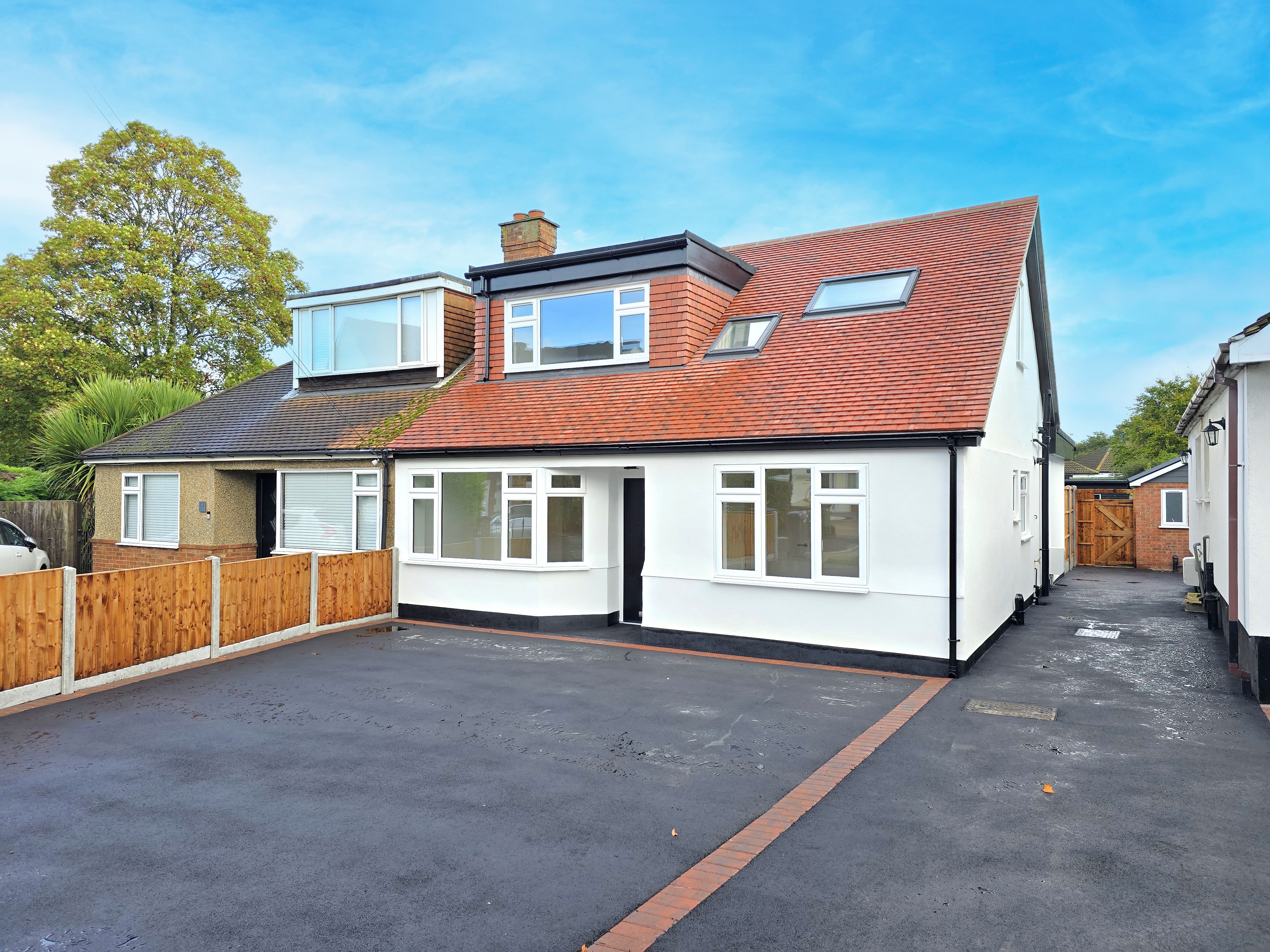 4 bed semi-detached house for sale in Picton Gardens, Rayleigh  - Property Image 1