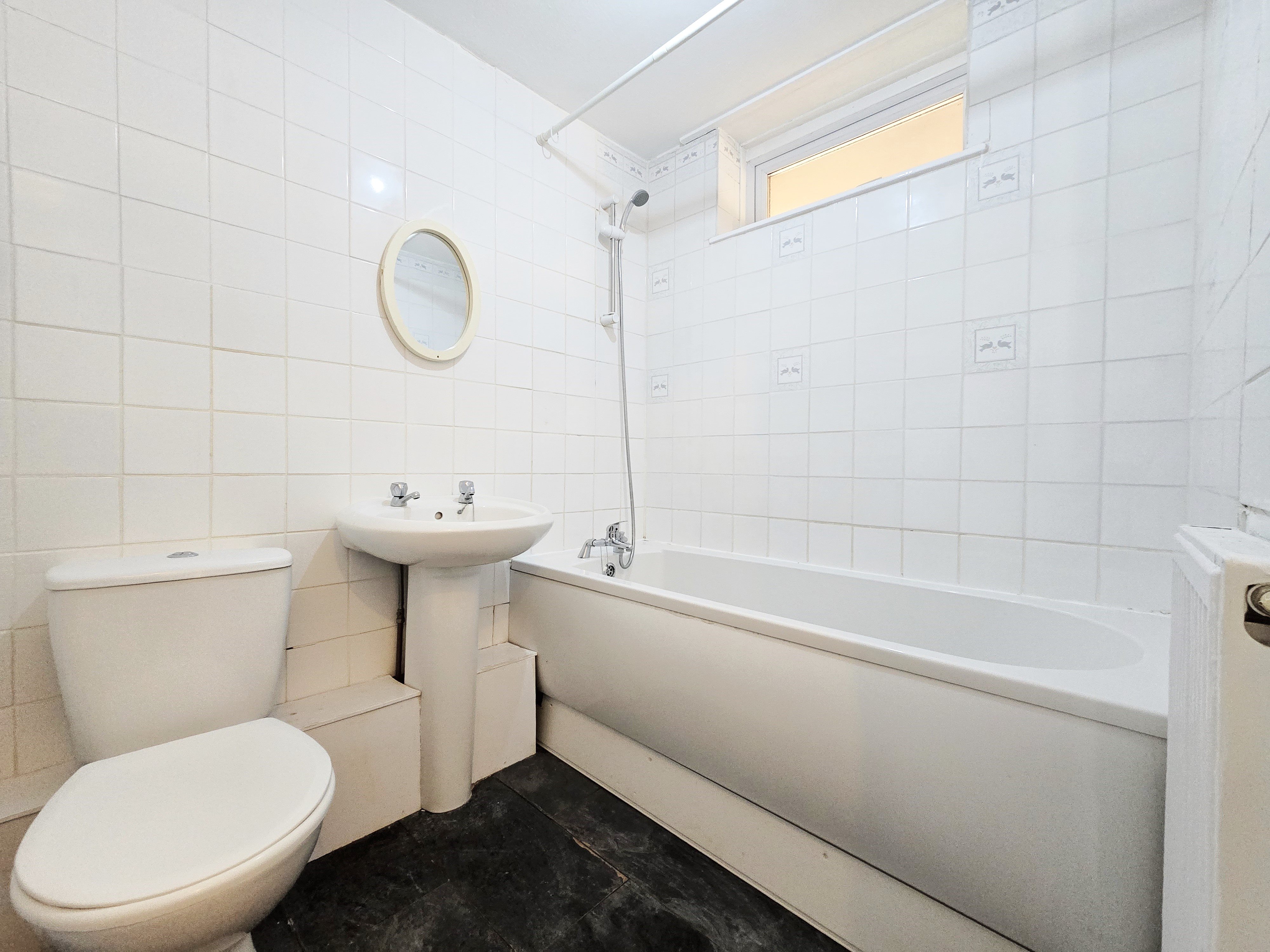 1 bed flat for sale in Crosse Courts, Laindon  - Property Image 6