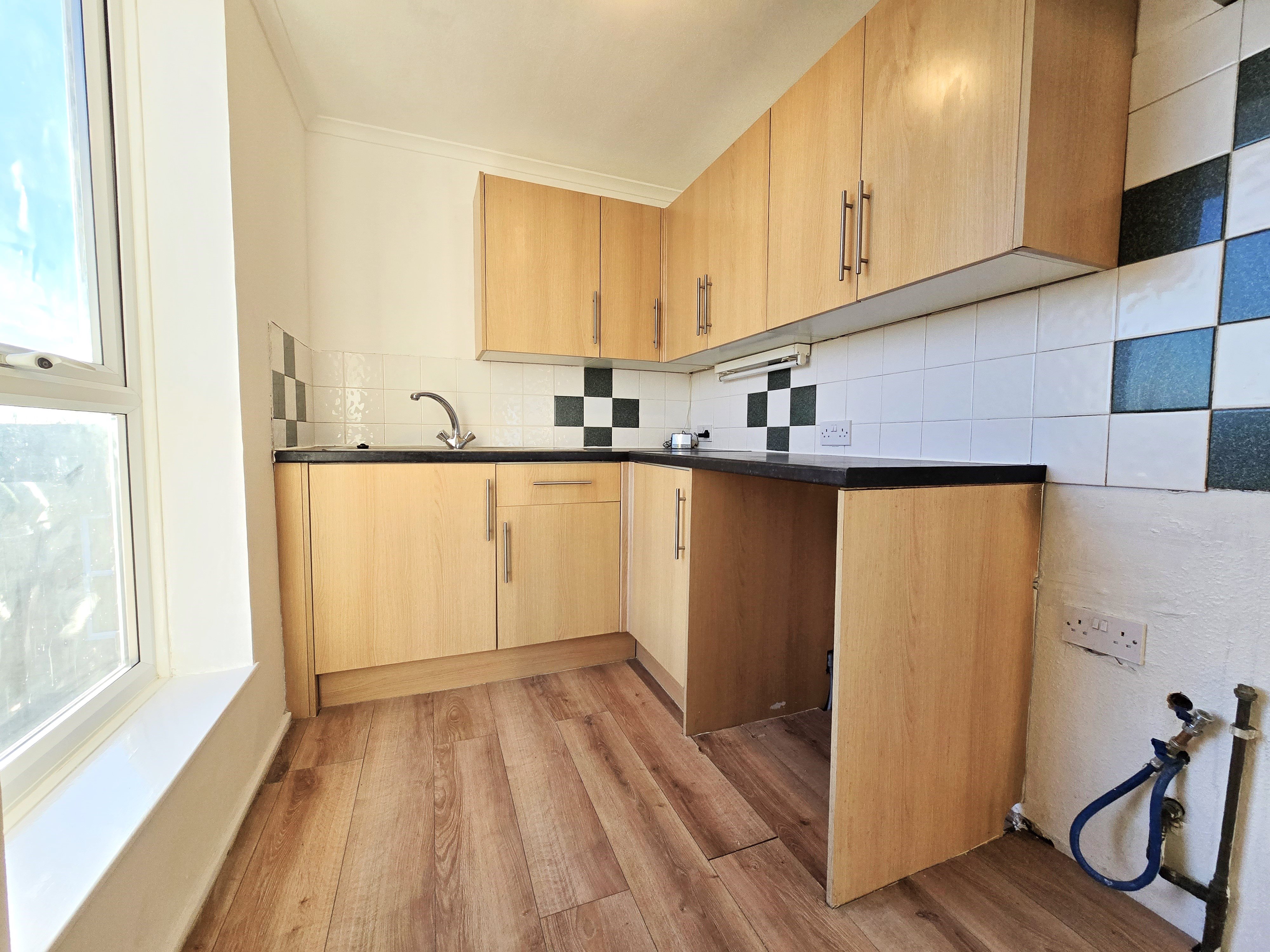 1 bed flat for sale in Crosse Courts, Laindon  - Property Image 2