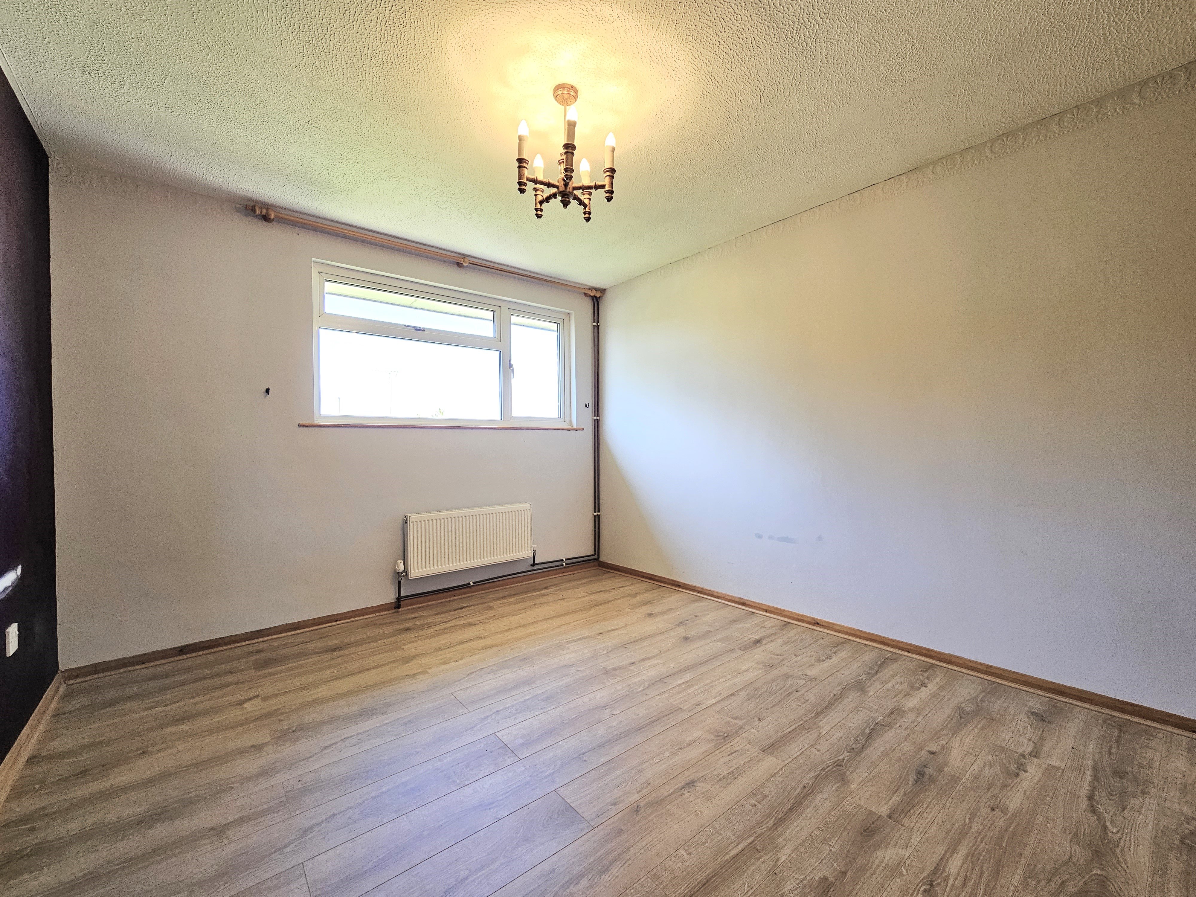 4 bed end of terrace house for sale in Hill Avenue, Wickford  - Property Image 4