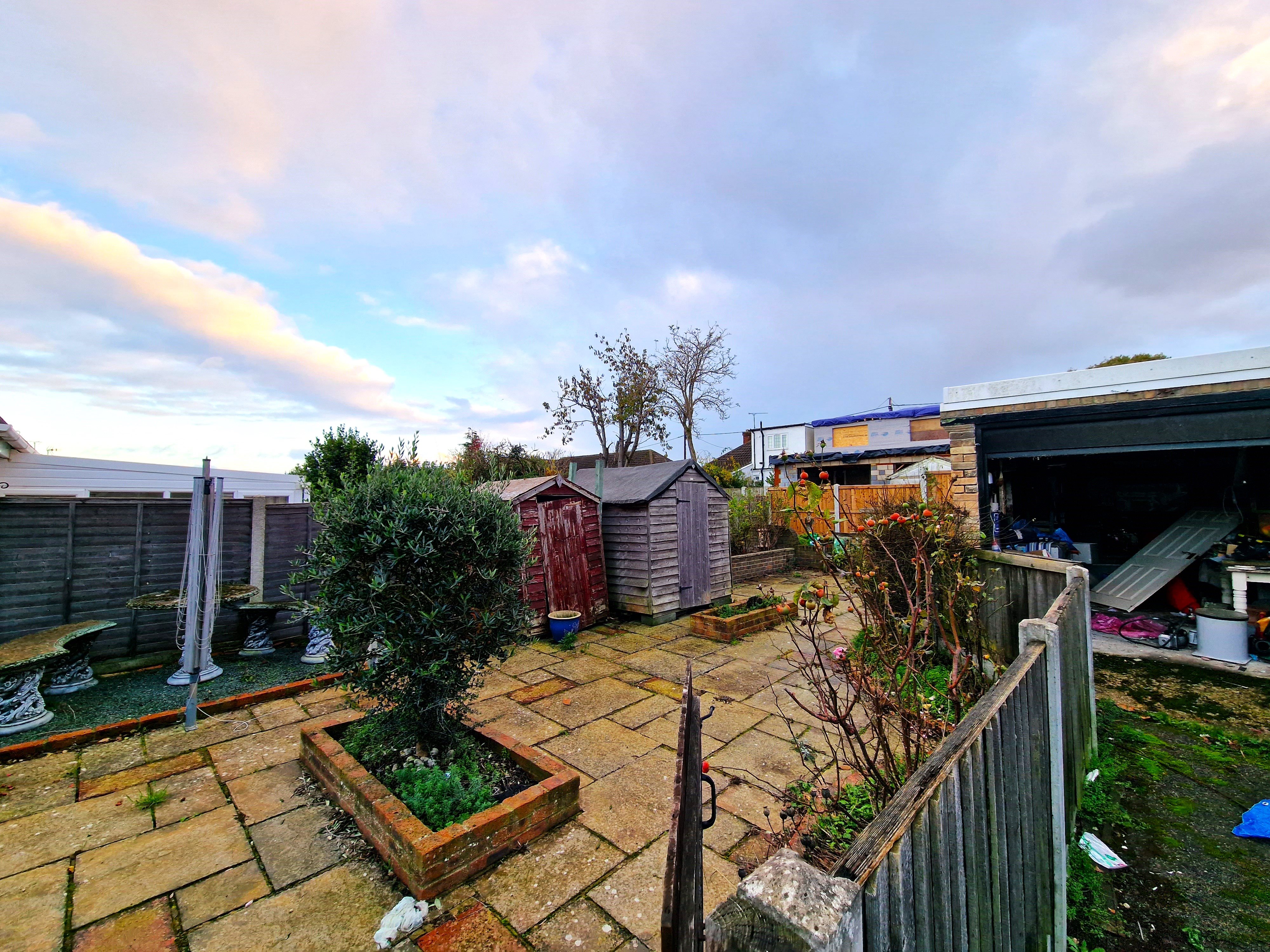 2 bed semi-detached bungalow for sale in Grove Road, Rayleigh  - Property Image 3