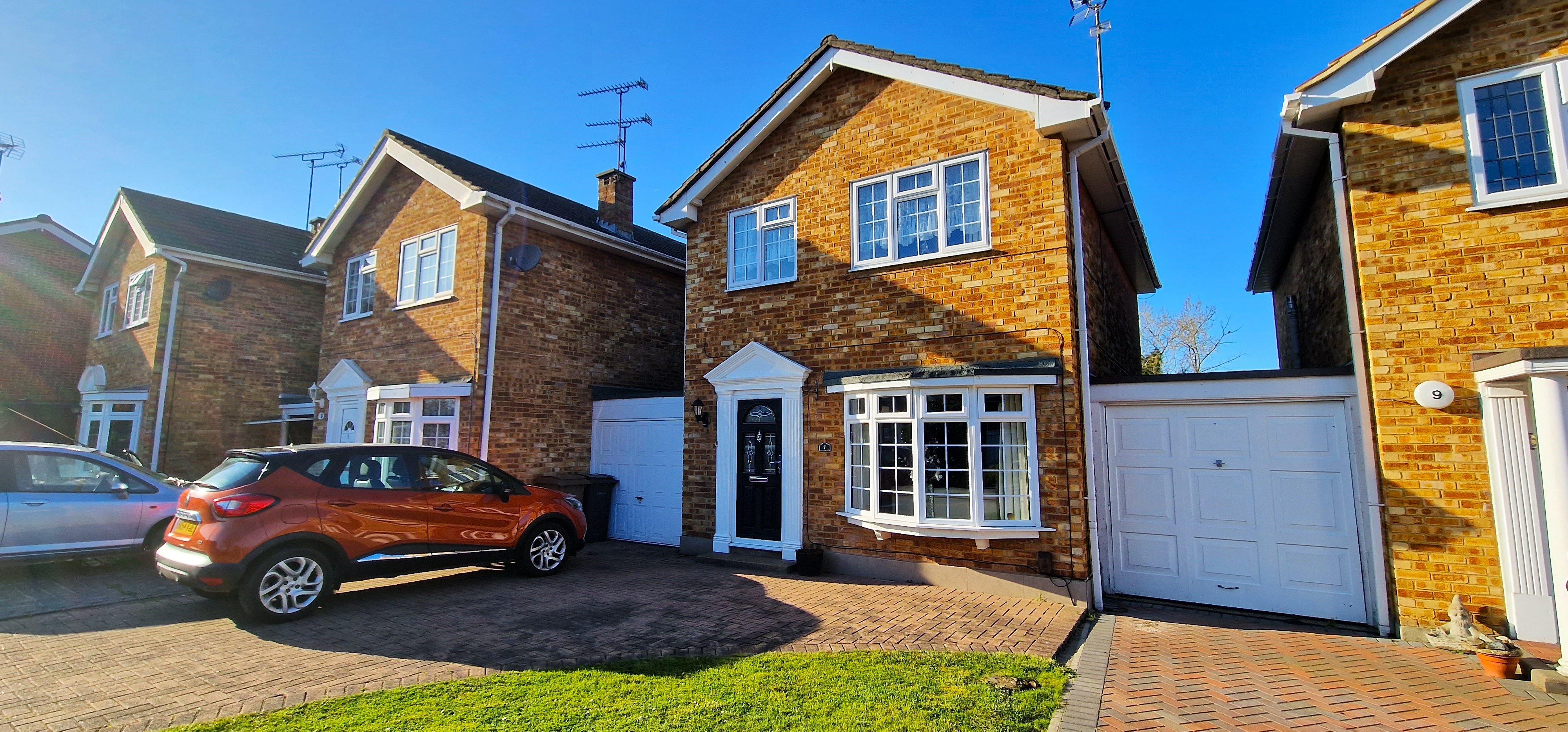 3 bed house for sale in Regency Close, Wickford, SS11