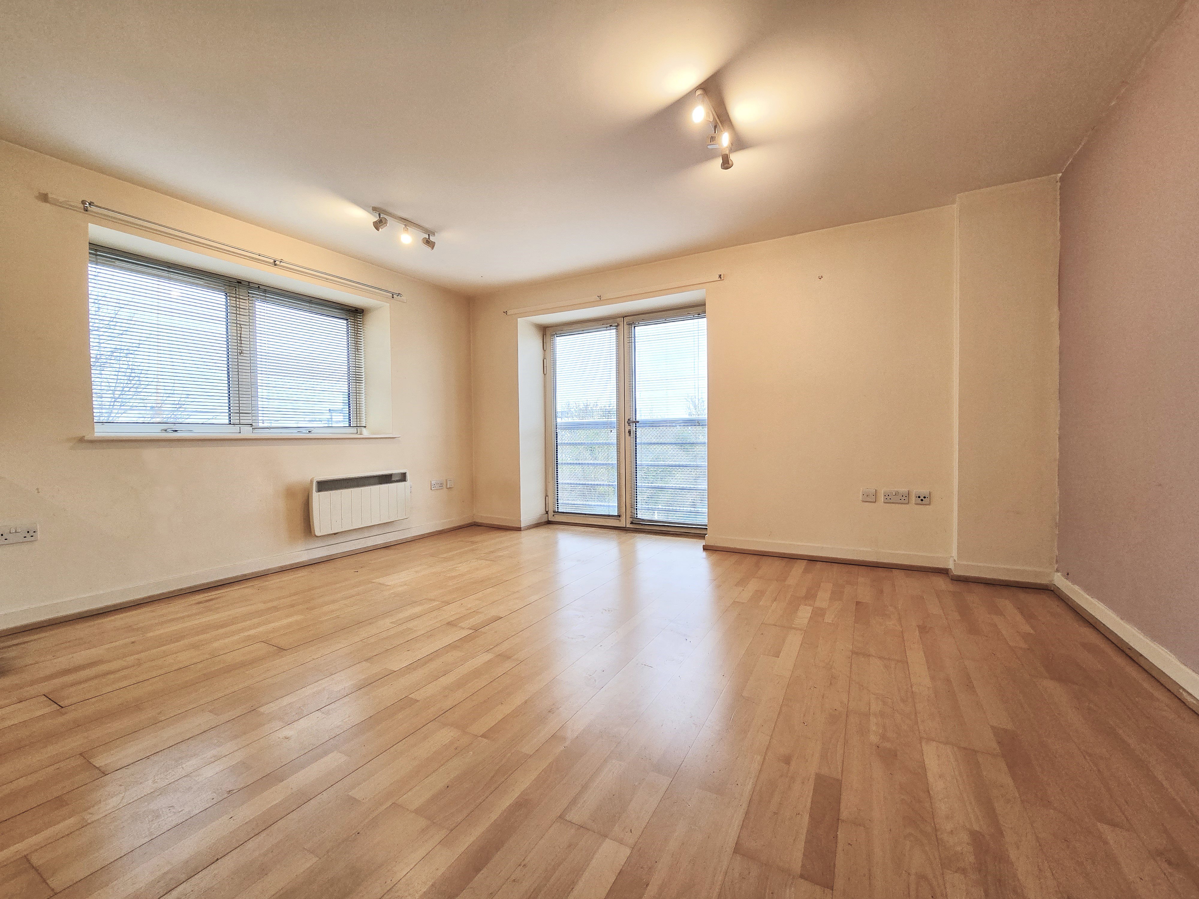 2 bed flat for sale in The Wave, Market Avenue  - Property Image 3