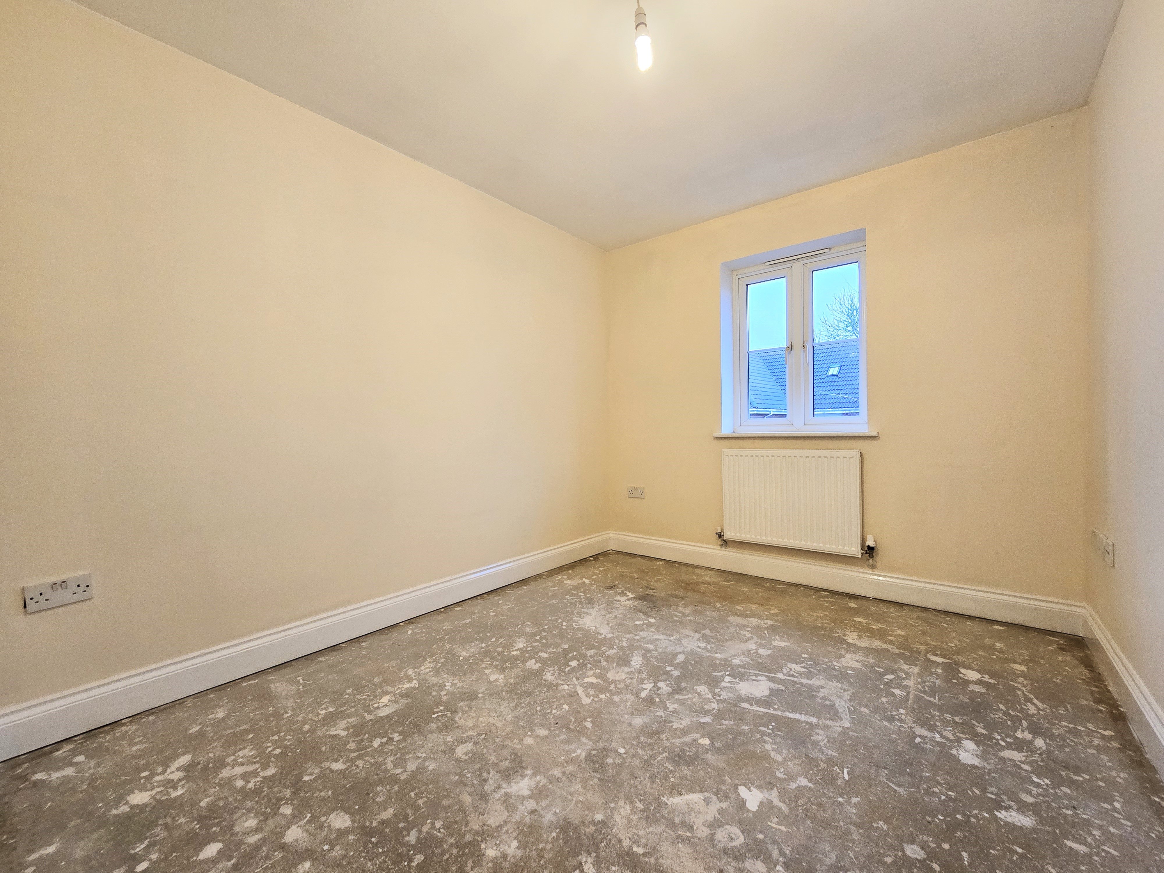 2 bed flat for sale in Brook Court, 121 High Road  - Property Image 7