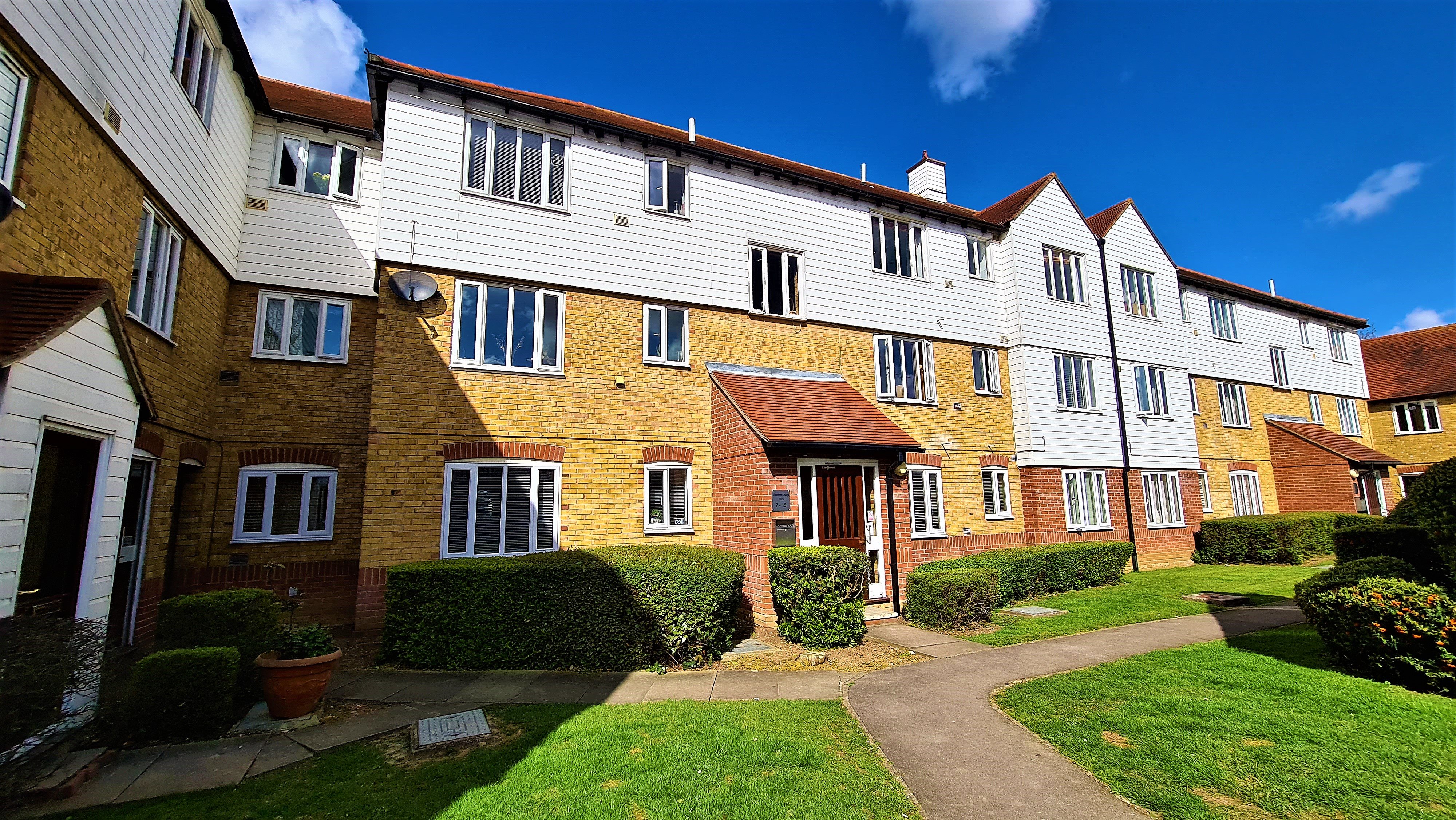 2 bed flat for sale in Vincent Lodge, Benbow Drive - Property Image 1