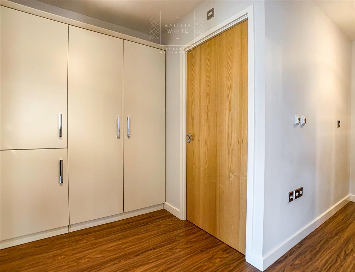 2 bed flat to rent in Franklins Way, Wickford  - Property Image 8