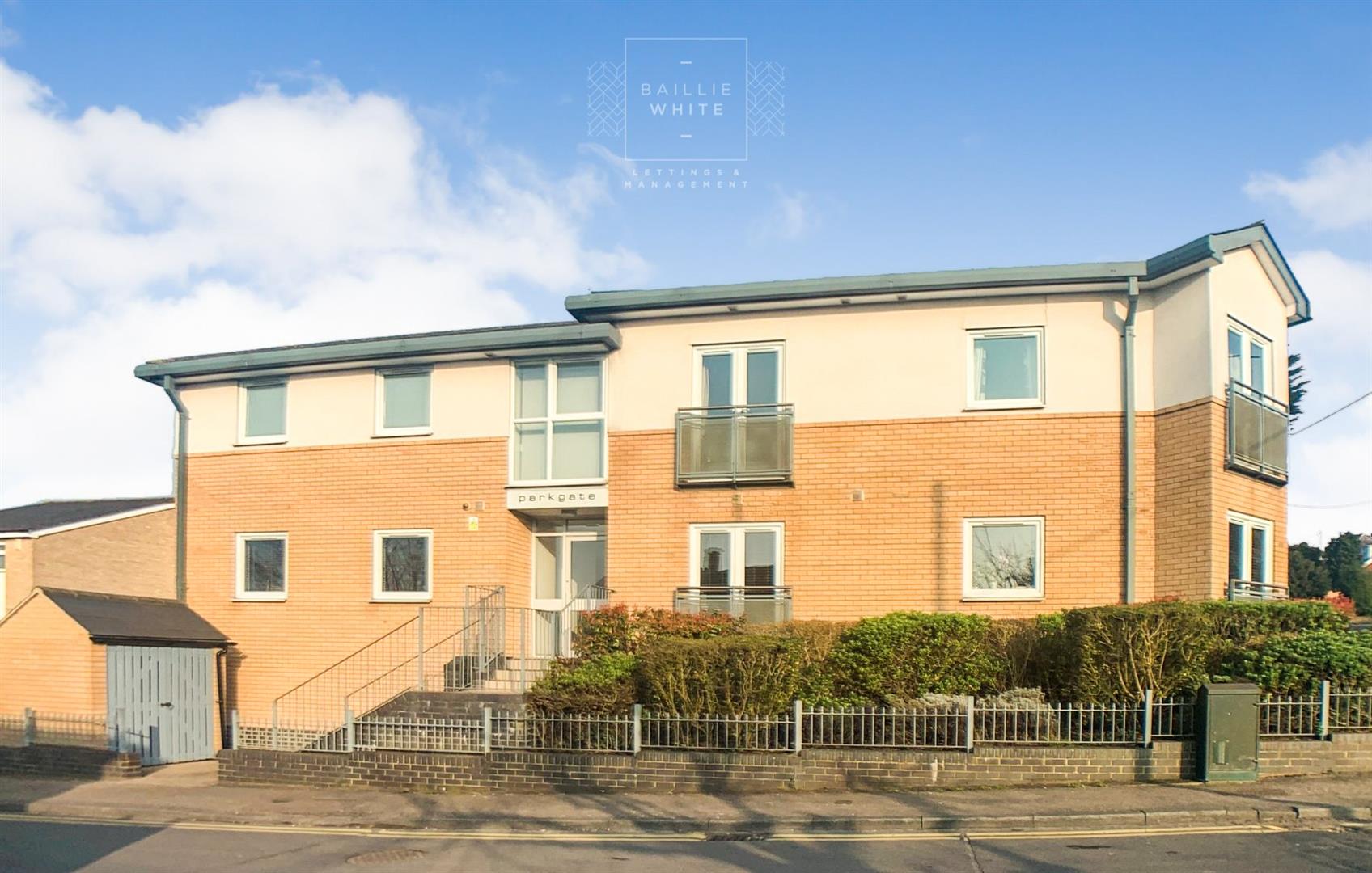 2 bed flat to rent in Franklins Way, Wickford  - Property Image 9