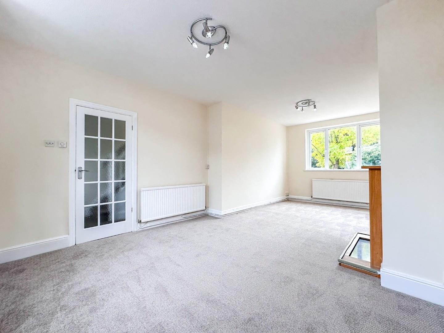 3 bed end of terrace house to rent in Springfield Park Avenue, Chelmsford  - Property Image 2