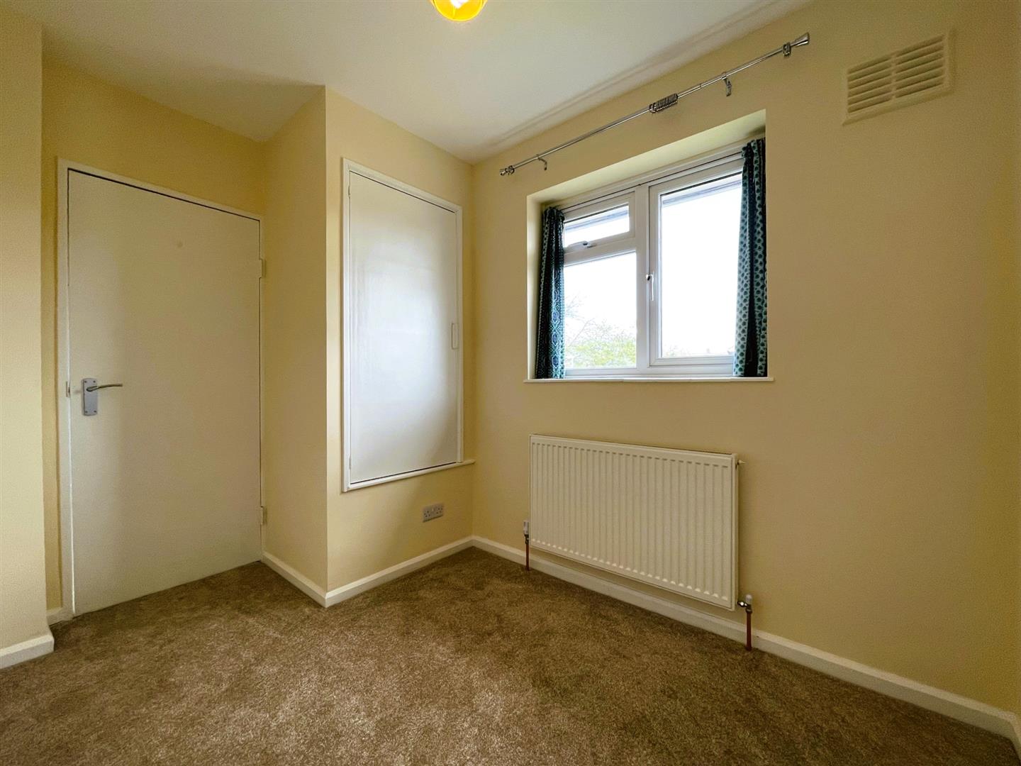 3 bed house to rent in The Greensted, Basildon  - Property Image 17