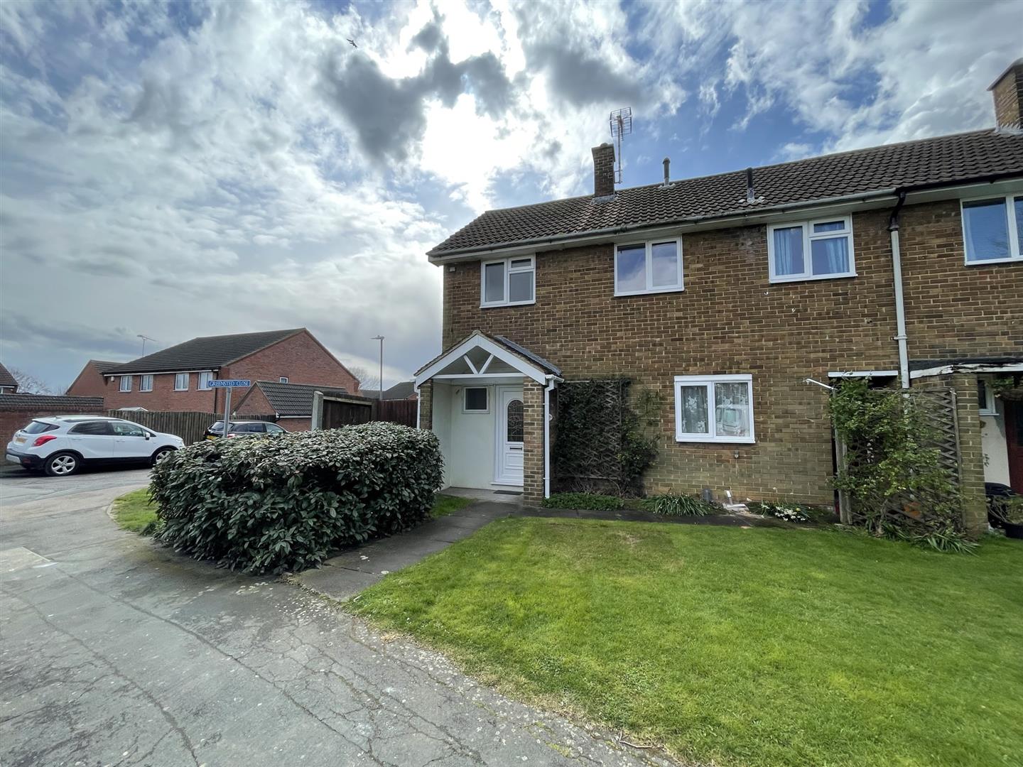 3 bed house to rent in The Greensted, Basildon  - Property Image 2