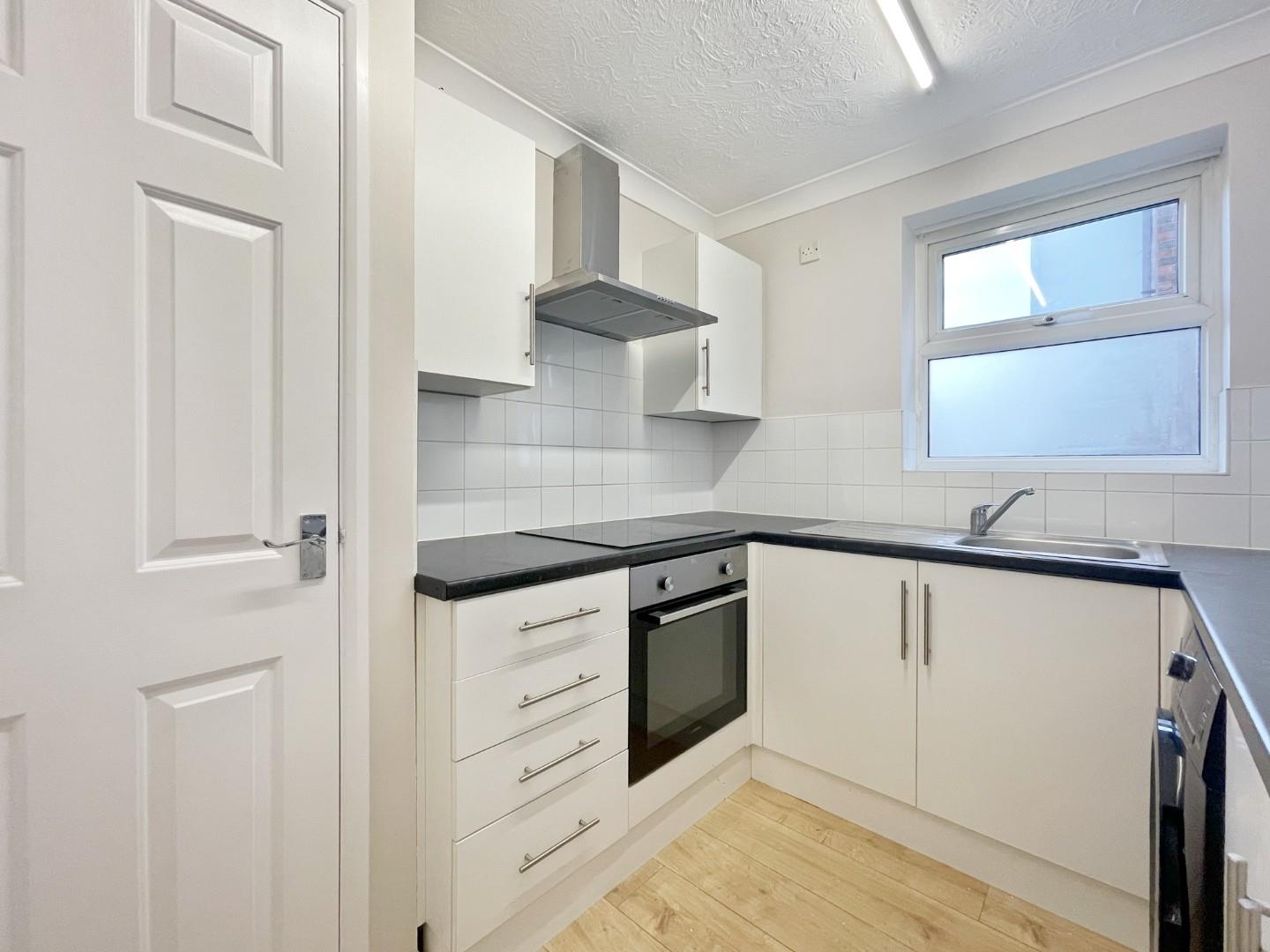 2 bed flat to rent in Sanders Road, Canvey Island  - Property Image 1