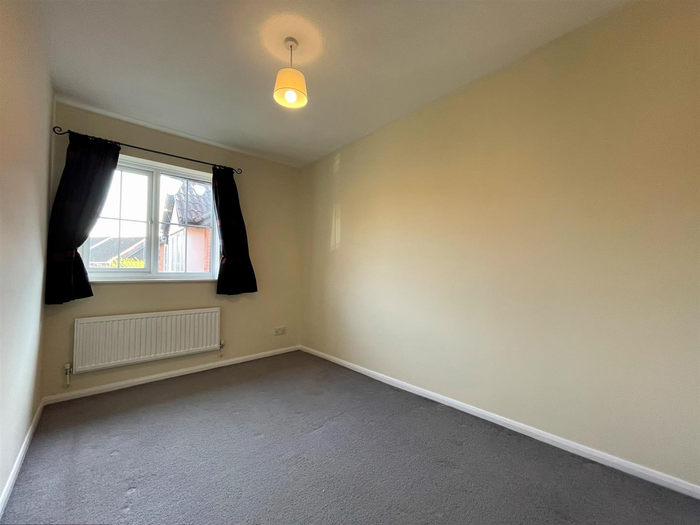 3 bed terraced house to rent in The Pines, Basildon  - Property Image 10