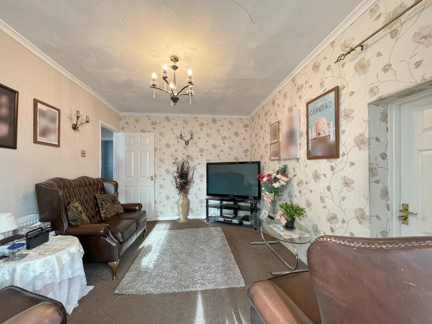 2 bed detached bungalow to rent in Corona Road, Canvey Island  - Property Image 3