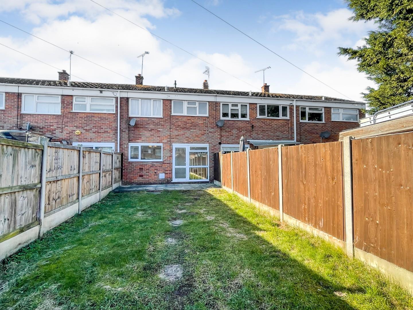 3 bed terraced house to rent in Brockwell Walk, Wickford  - Property Image 10