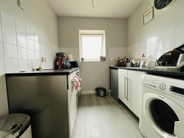 1 bed flat to rent in Roots Hall Drive, Southend-On-Sea  - Property Image 5