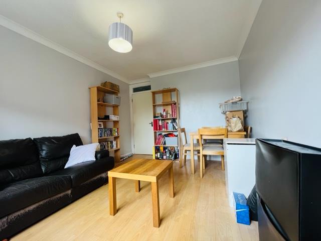 1 bed flat to rent in Roots Hall Drive, Southend-On-Sea  - Property Image 8