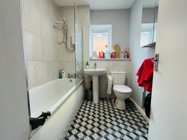 1 bed flat to rent in Roots Hall Drive, Southend-On-Sea  - Property Image 7