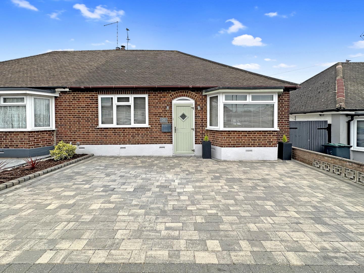 2 bed semi-detached bungalow for sale in Orchard Grove, Leigh-On-Sea  - Property Image 17