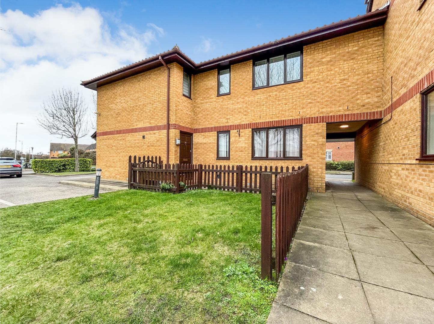 1 bed flat to rent in Radwinter Avenue, Wickford  - Property Image 3