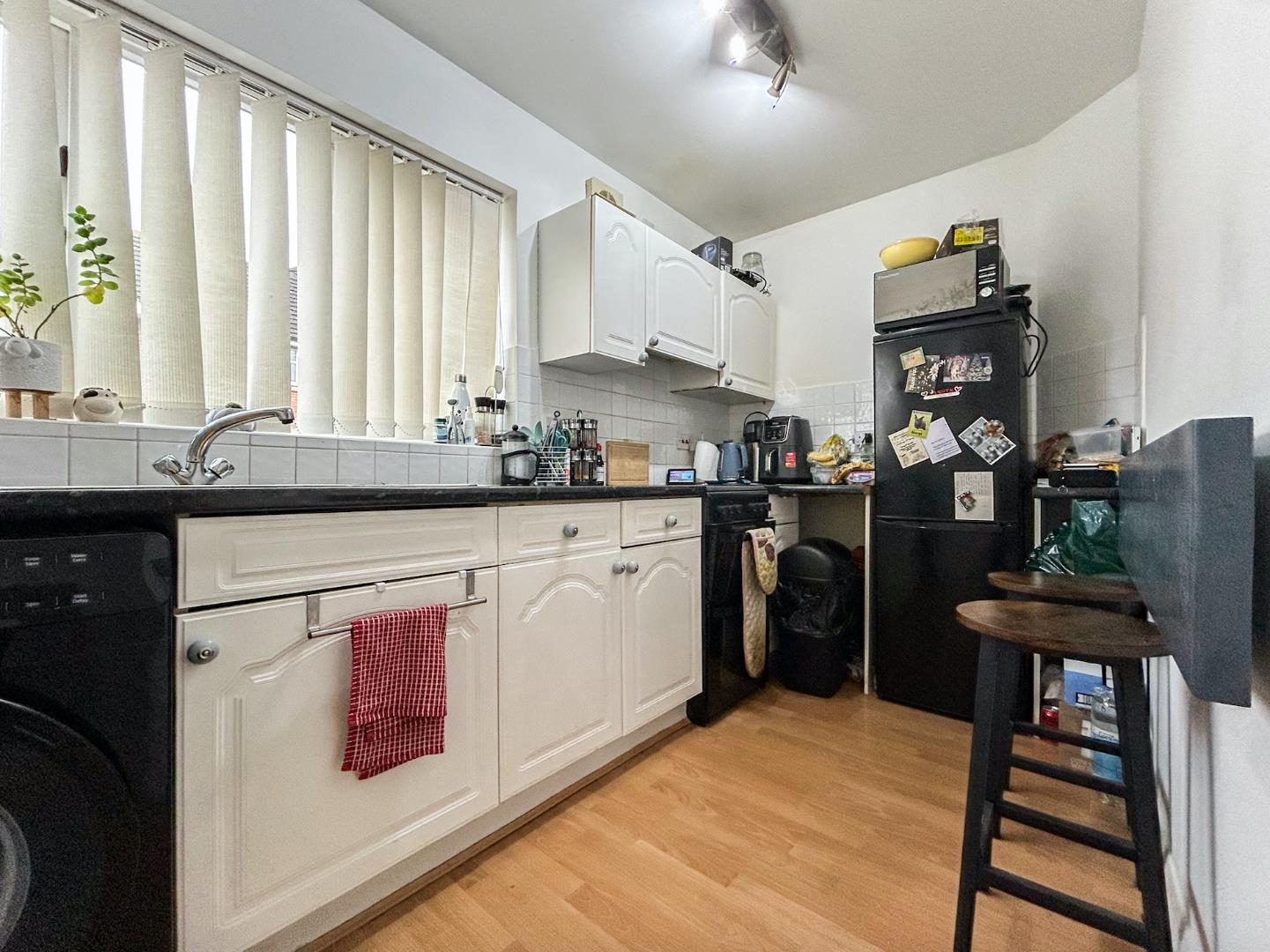 1 bed flat to rent in Radwinter Avenue, Wickford  - Property Image 4