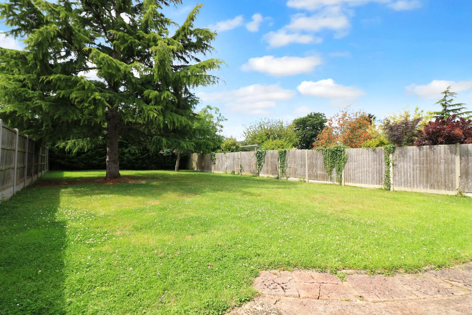 2 bed semi-detached bungalow for sale in Second Avenue, Wickford  - Property Image 12