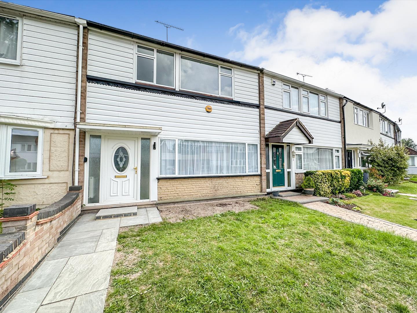 3 bed terraced house to rent in Great Knightleys, Basildon  - Property Image 1