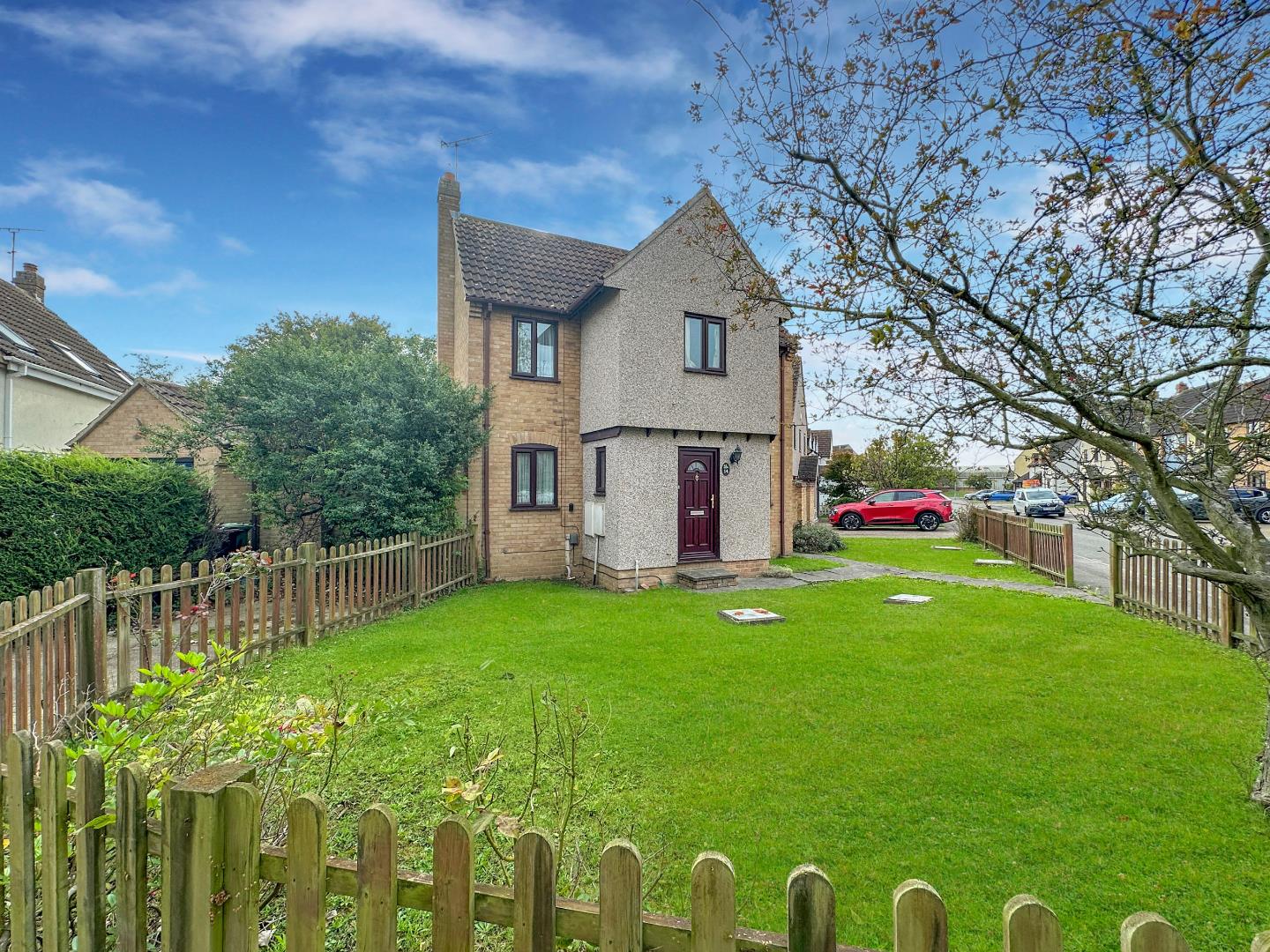 4 bed detached house for sale in Woodberry Road, Wickford  - Property Image 1