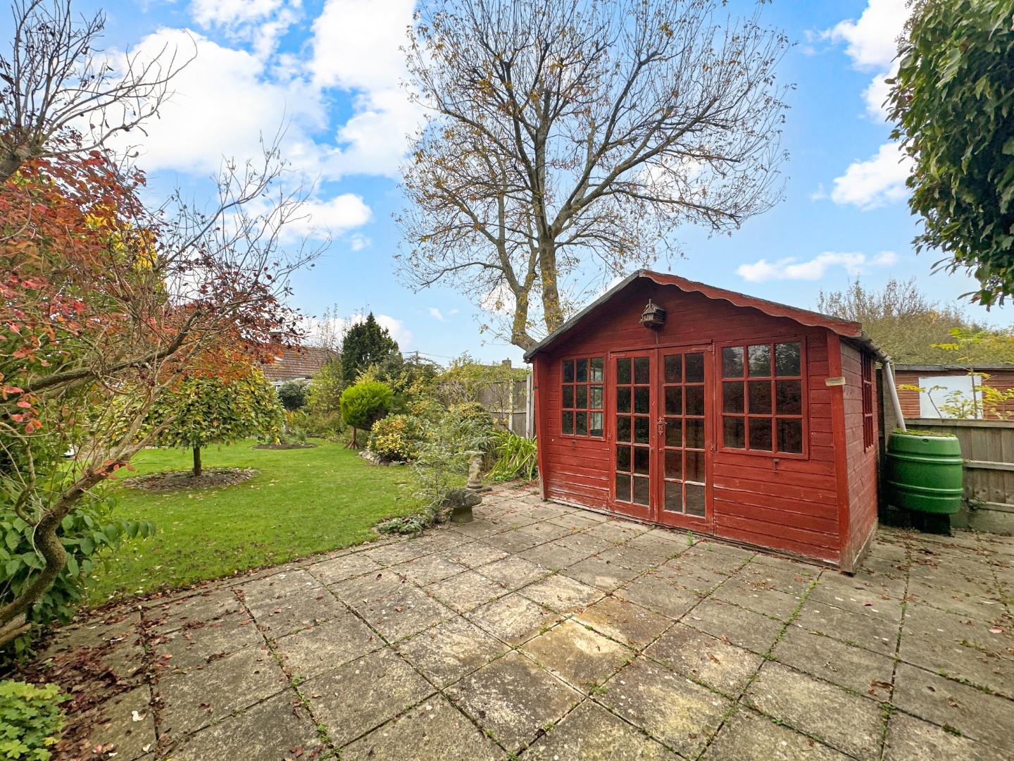 2 bed semi-detached bungalow for sale in Nevendon Road, Wickford  - Property Image 11