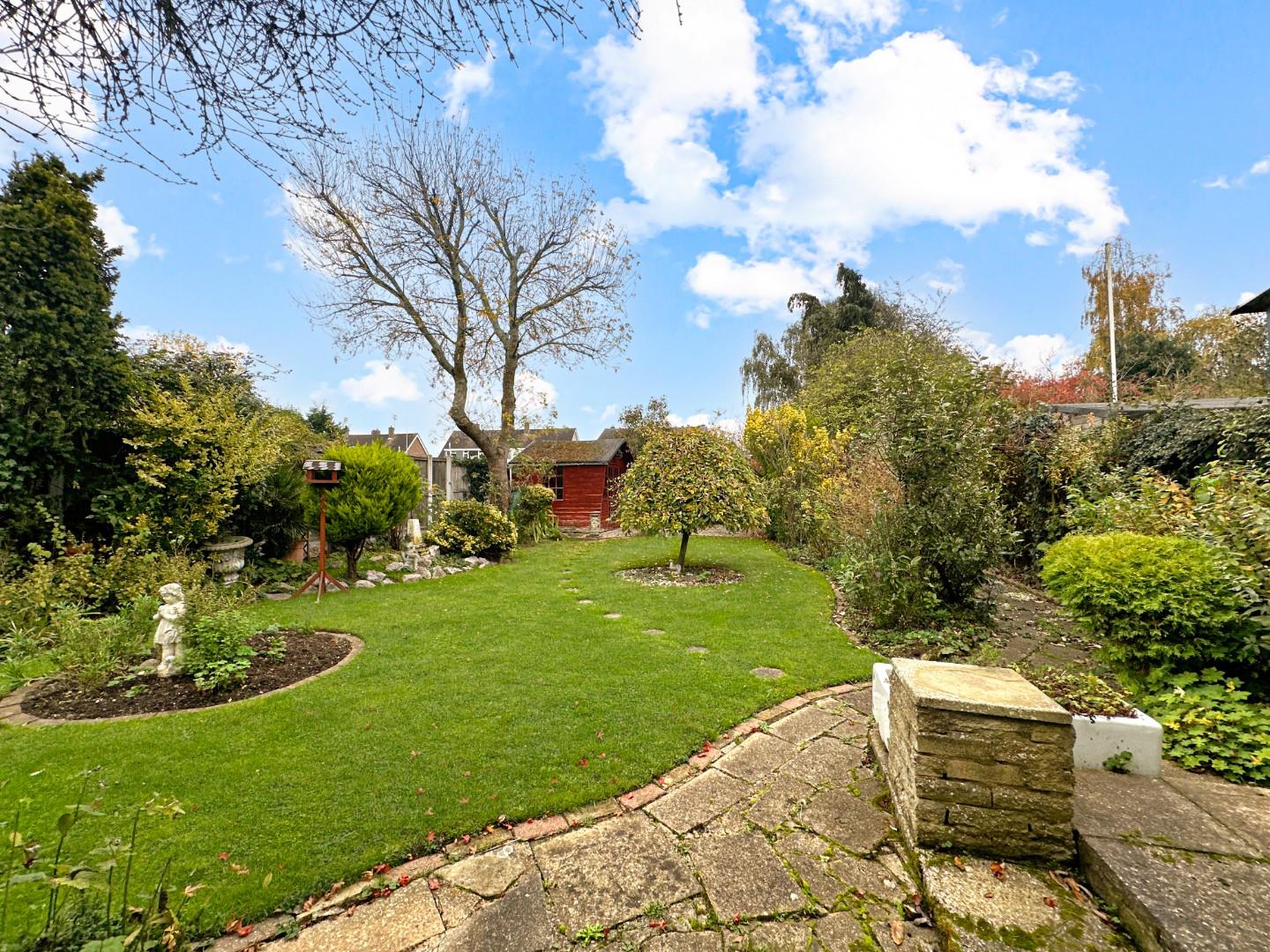 2 bed semi-detached bungalow for sale in Nevendon Road, Wickford  - Property Image 16