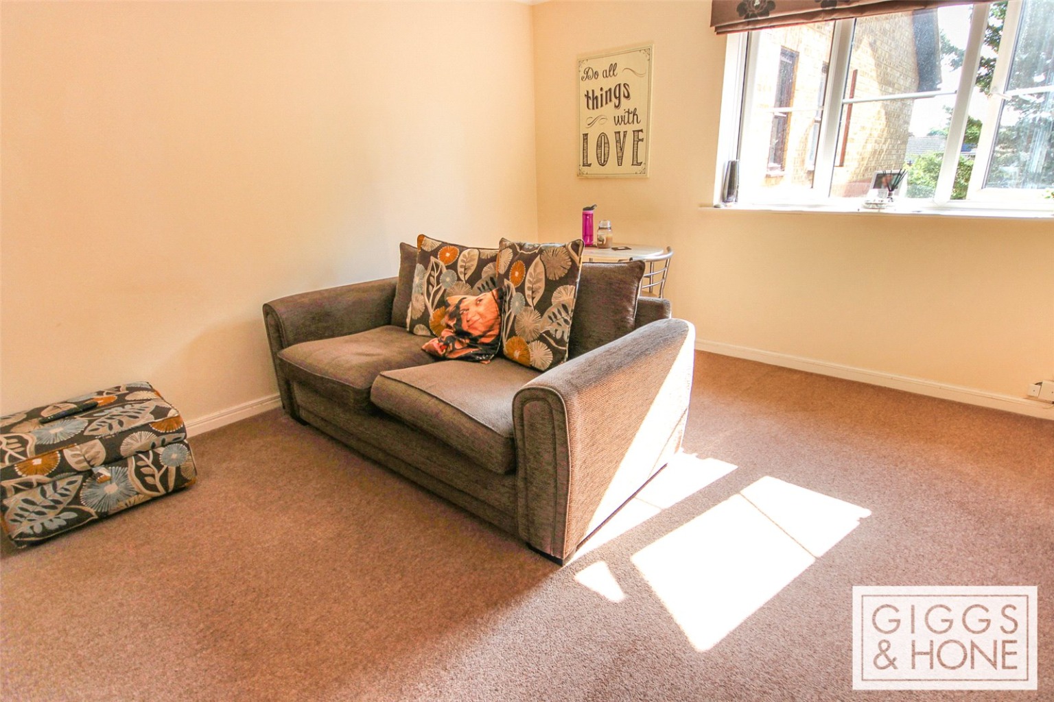 2 bed flat for sale in Redwood Grove, Bedford  - Property Image 4