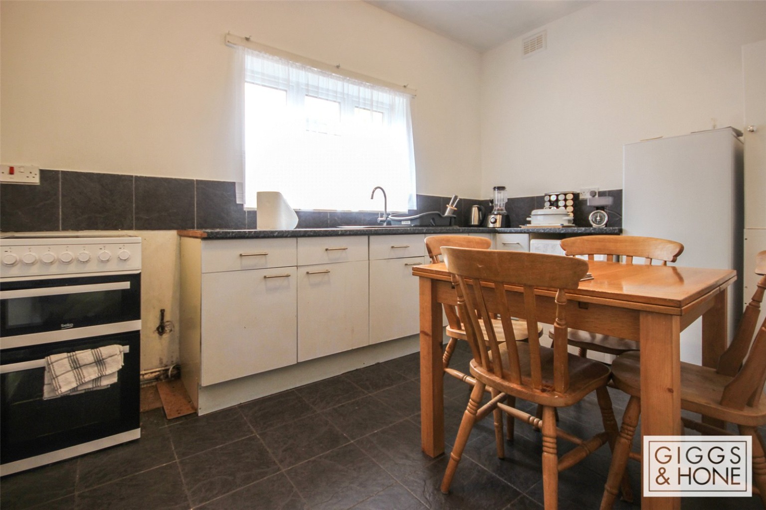 1 bed ground floor flat for sale in St. Augustines Road, Bedford  - Property Image 3