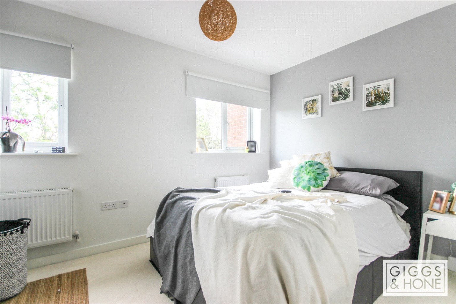 3 bed terraced house for sale in St. Leonards Mews, Bedford  - Property Image 6