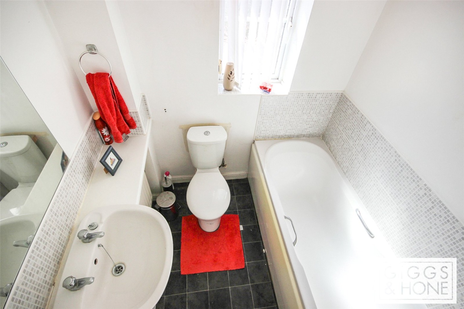 3 bed semi-detached house for sale in Armstrong Drive, Bedford  - Property Image 8